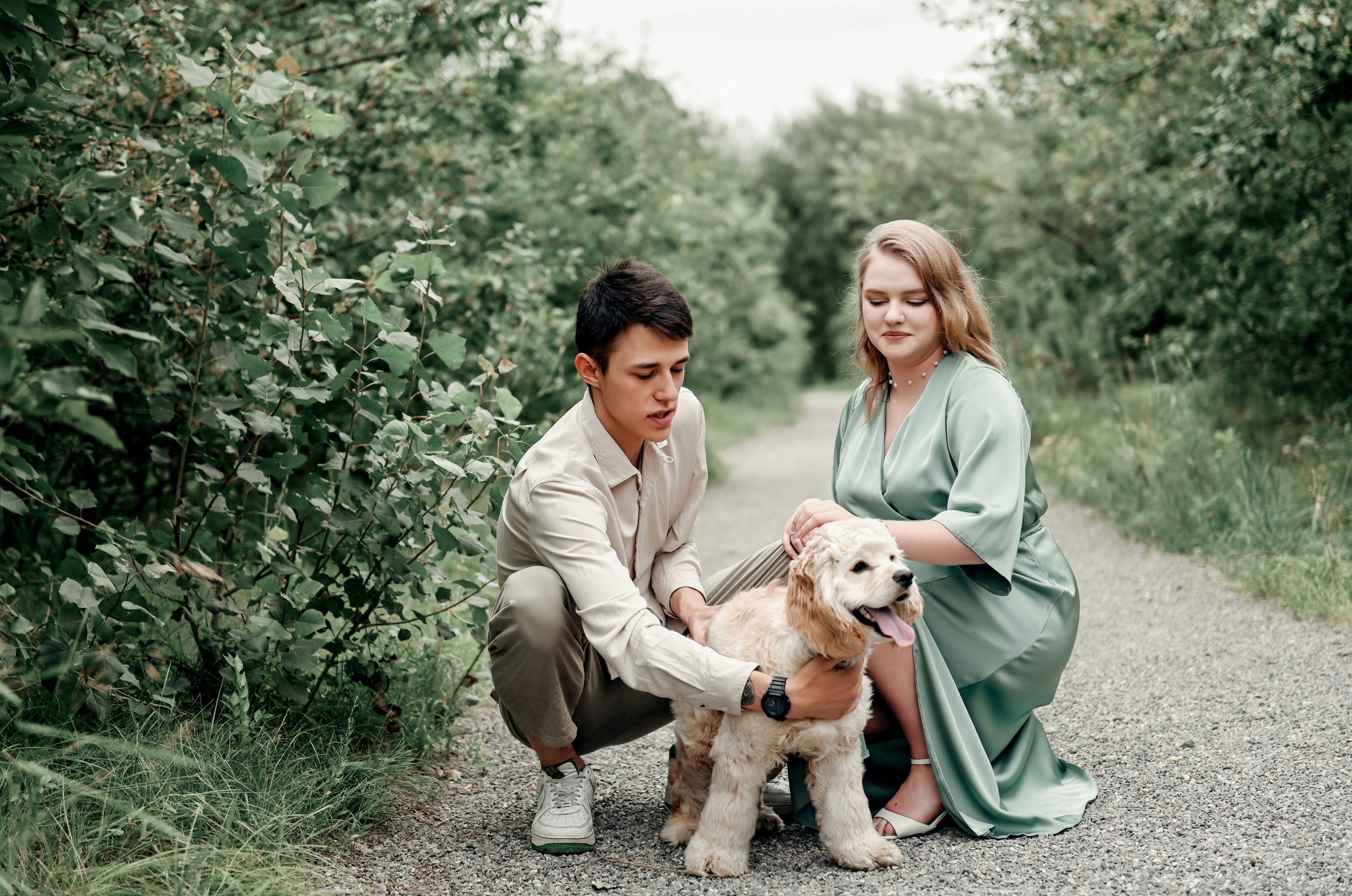 Love story прогулка вместе с песиком))). Свадебный, семейный, детский, контент фотограф в Омске Максим Ильин