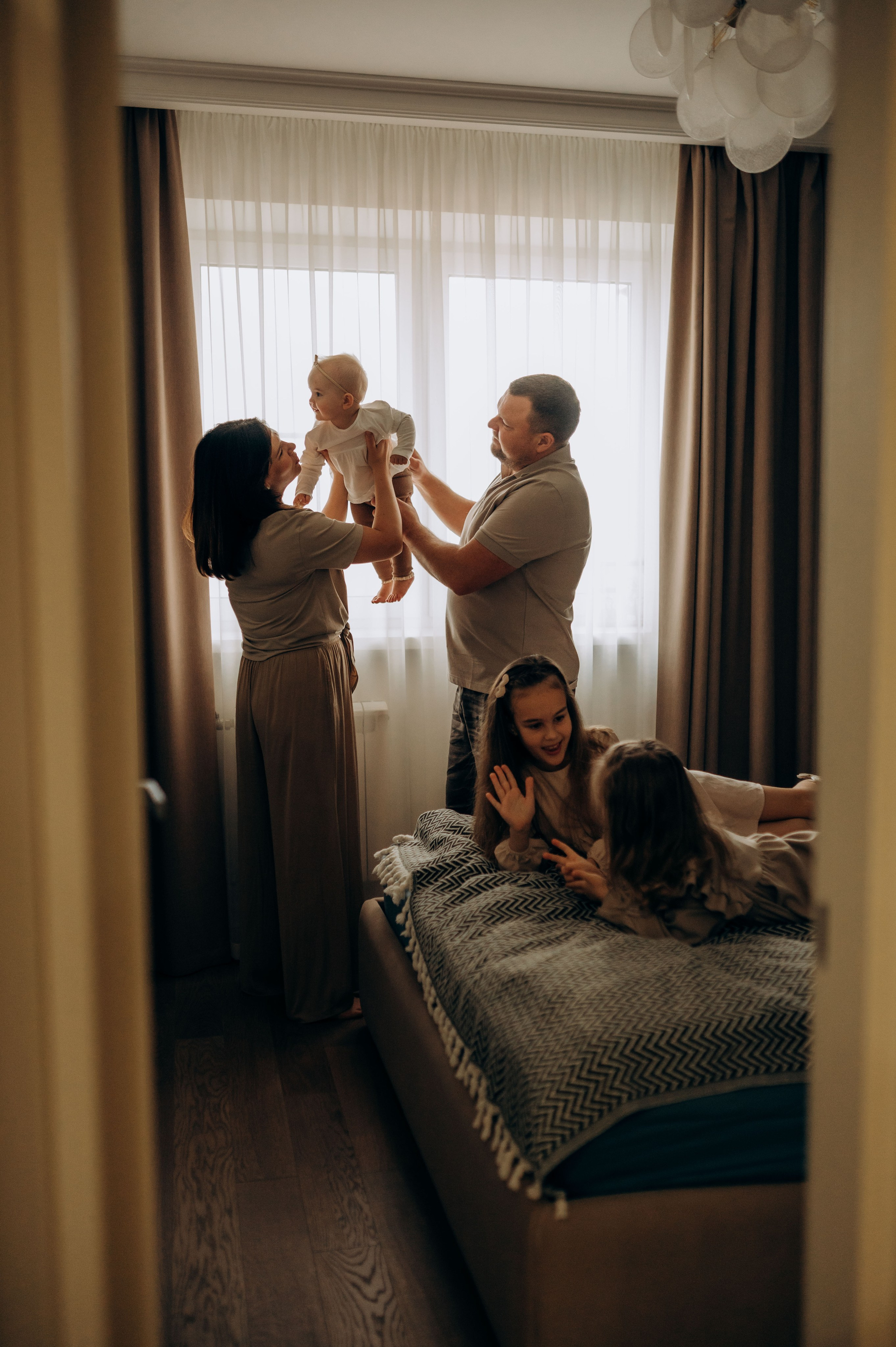 Годик младшей сестрёнке. Семейный фотограф в Домодедово и Москве Елена Пичугина