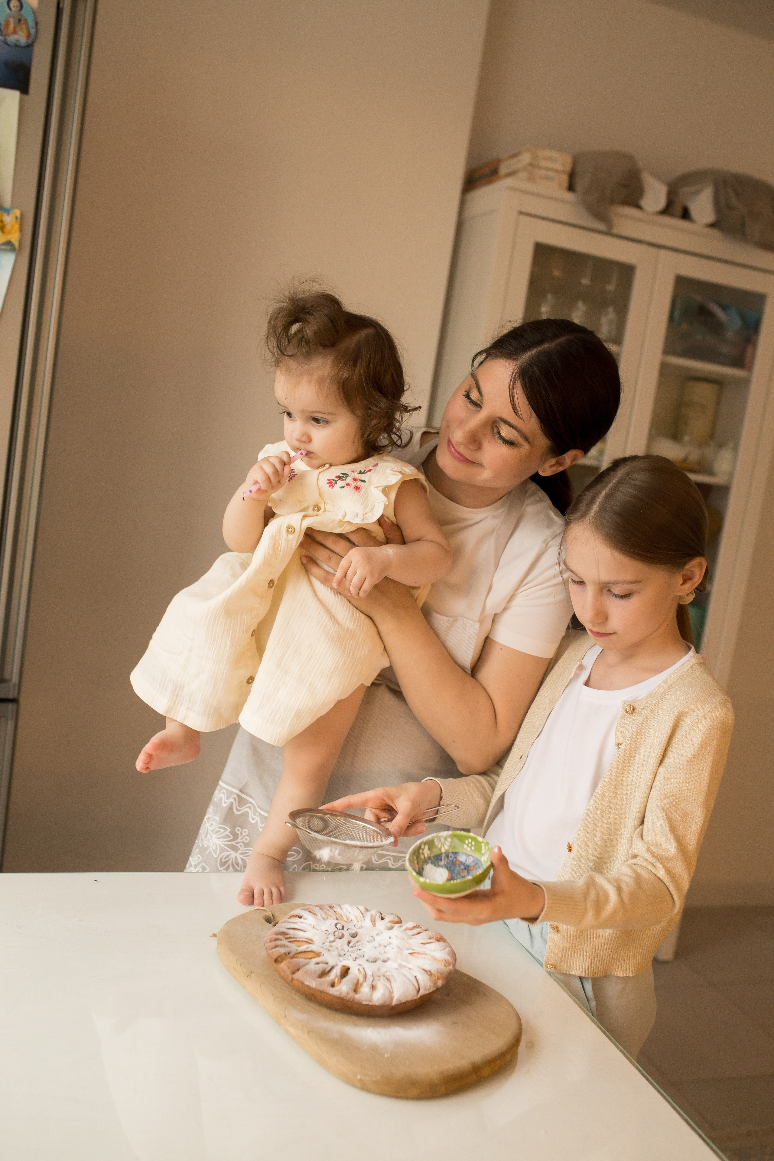 Катя и дочки. Фотограф Москва Лара Чайка