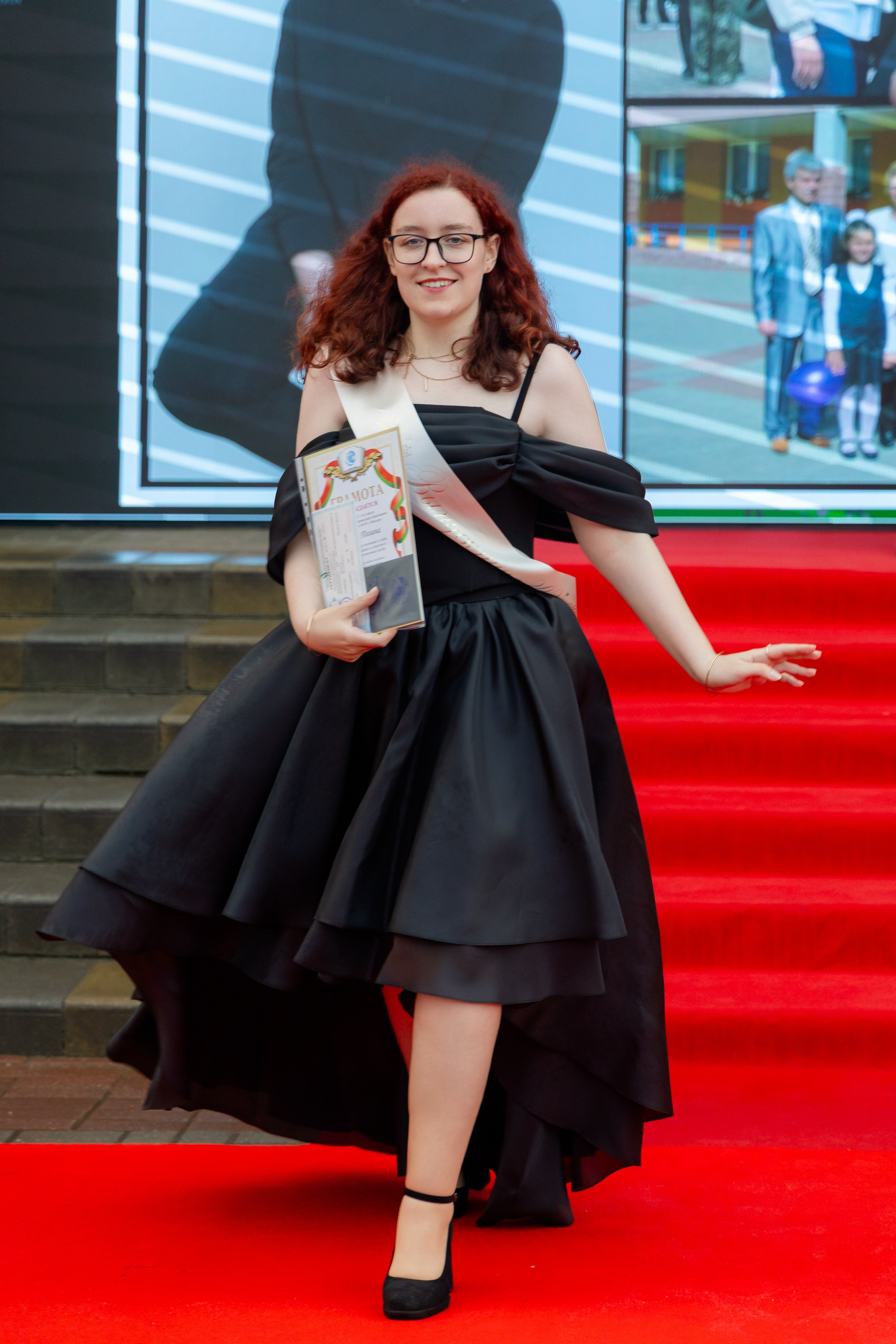 Школьный выпускной 2025 год в Минске, Беларуси. Свадебный фотограф в Минске/Беларуси Сергей Спиридонов