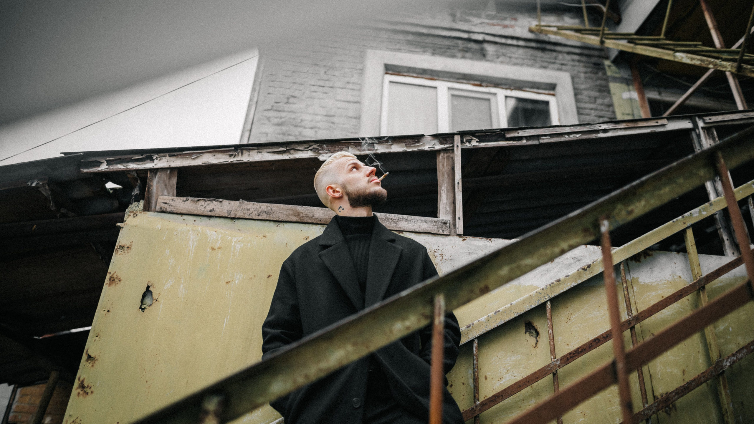 Меня зовут Стас Барыкин, я фотограф. Живу и работаю в Ростове-на-Дону