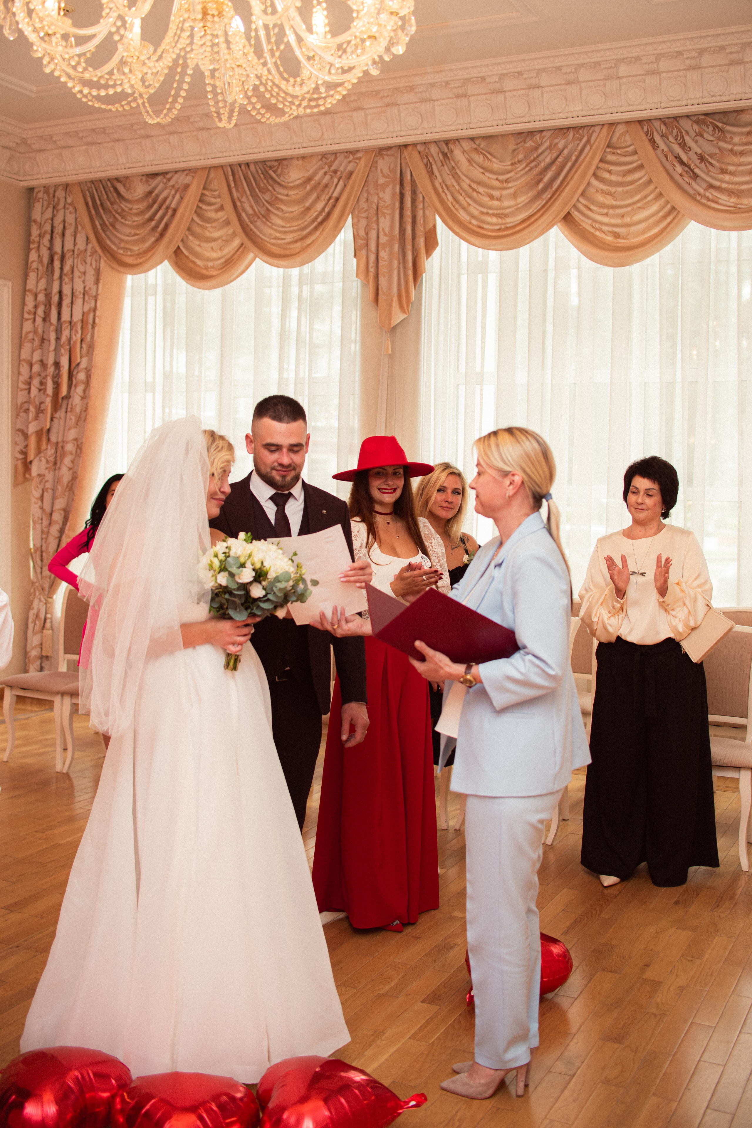 Свадебная фотосессия в Старой Купавне: фото и цены 2026 | Алёна Макеева. Свадебный и семейный фотограф в Москве и МО (Фрязино, Королёв, Коломна) Макеева Алёна