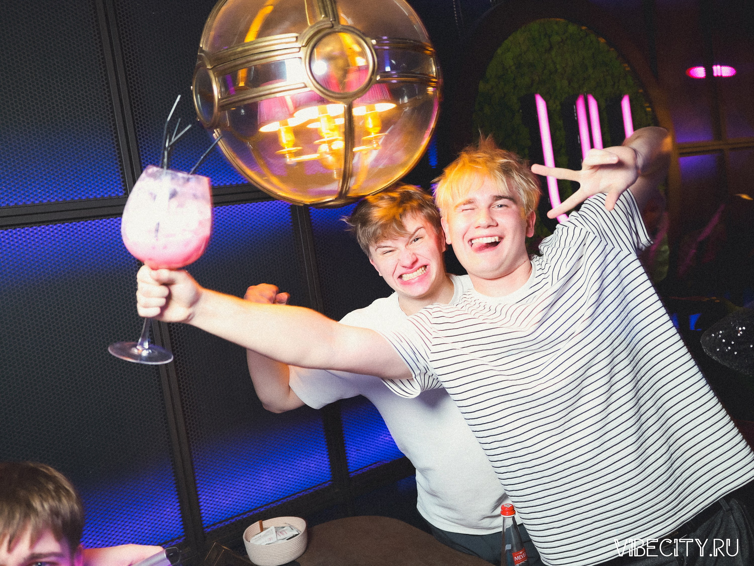 DOUBLE U. VIBECITY.RU Вайб Сити Ру Фоторепортажи Фотоотчеты Калининград