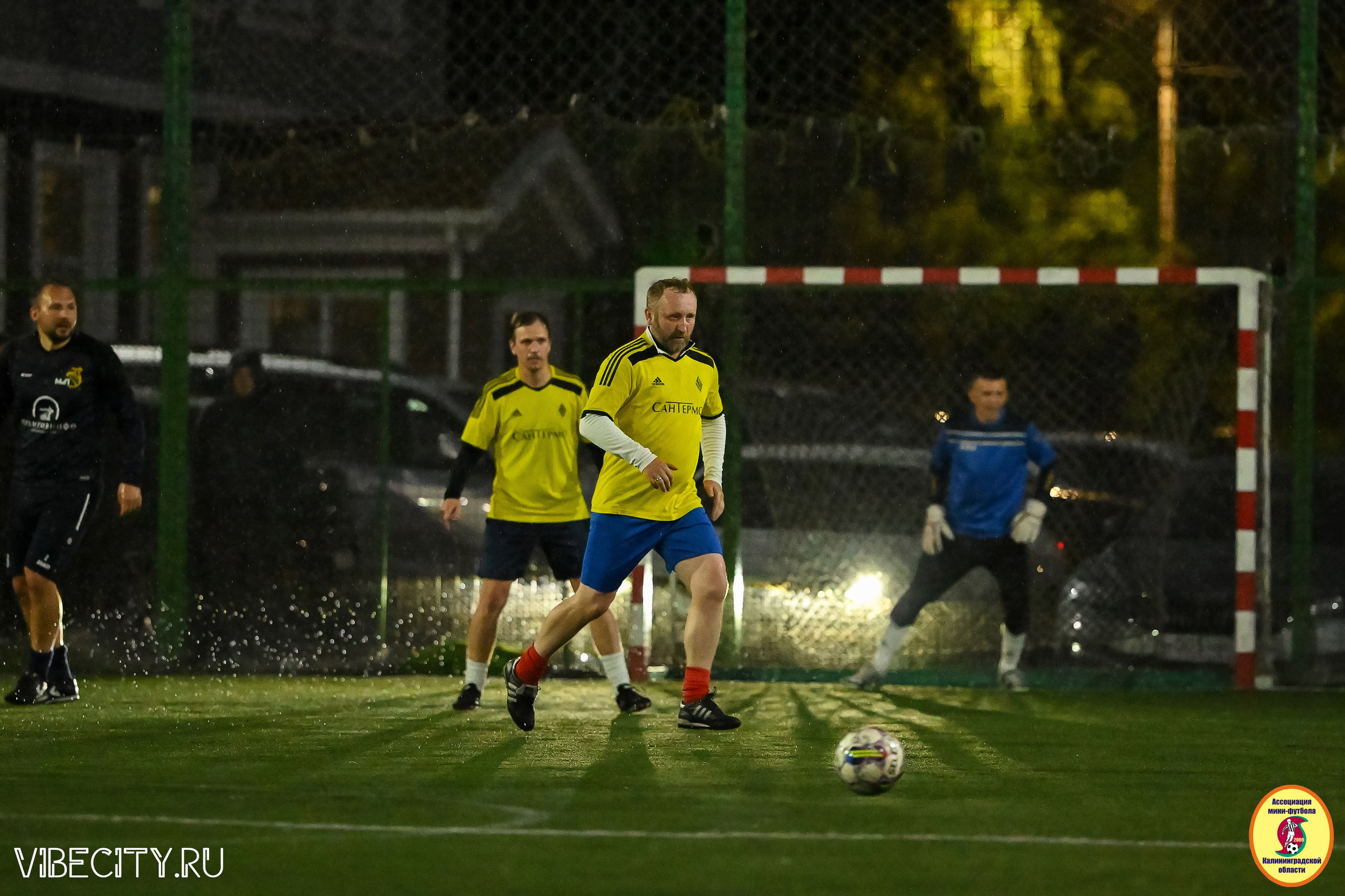 ИГРЫ МИНИ-ФУТБОЛЬНОЙ И КОРПОРАТИВНОЙ ЛИГИ. VIBECITY.RU Вайб Сити Ру Фоторепортажи Фотоотчеты Калининград