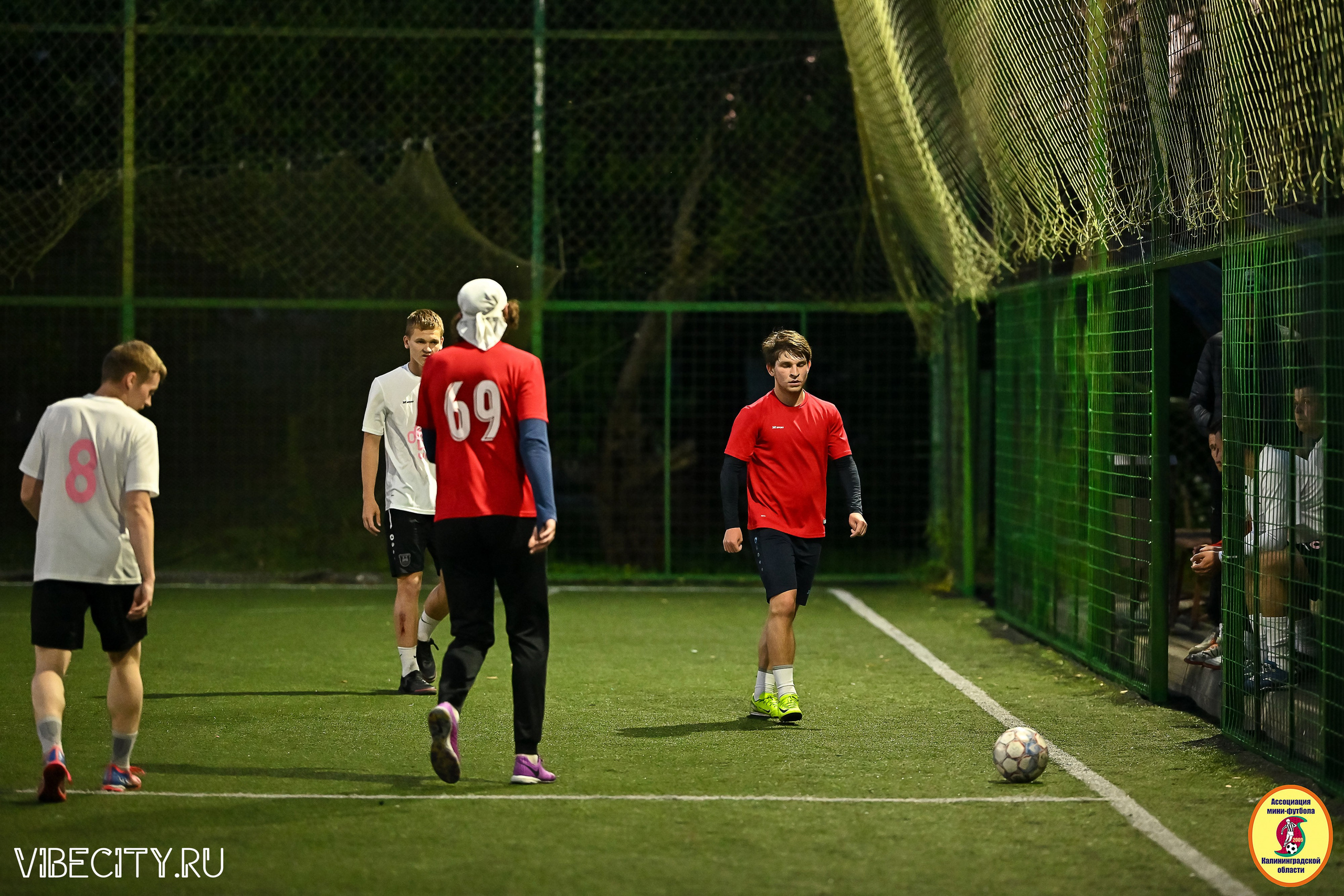 ИГРЫ МИНИ-ФУТБОЛЬНОЙ И КОРПОРАТИВНОЙ ЛИГИ. VIBECITY.RU Вайб Сити Ру Фоторепортажи Фотоотчеты Калининград
