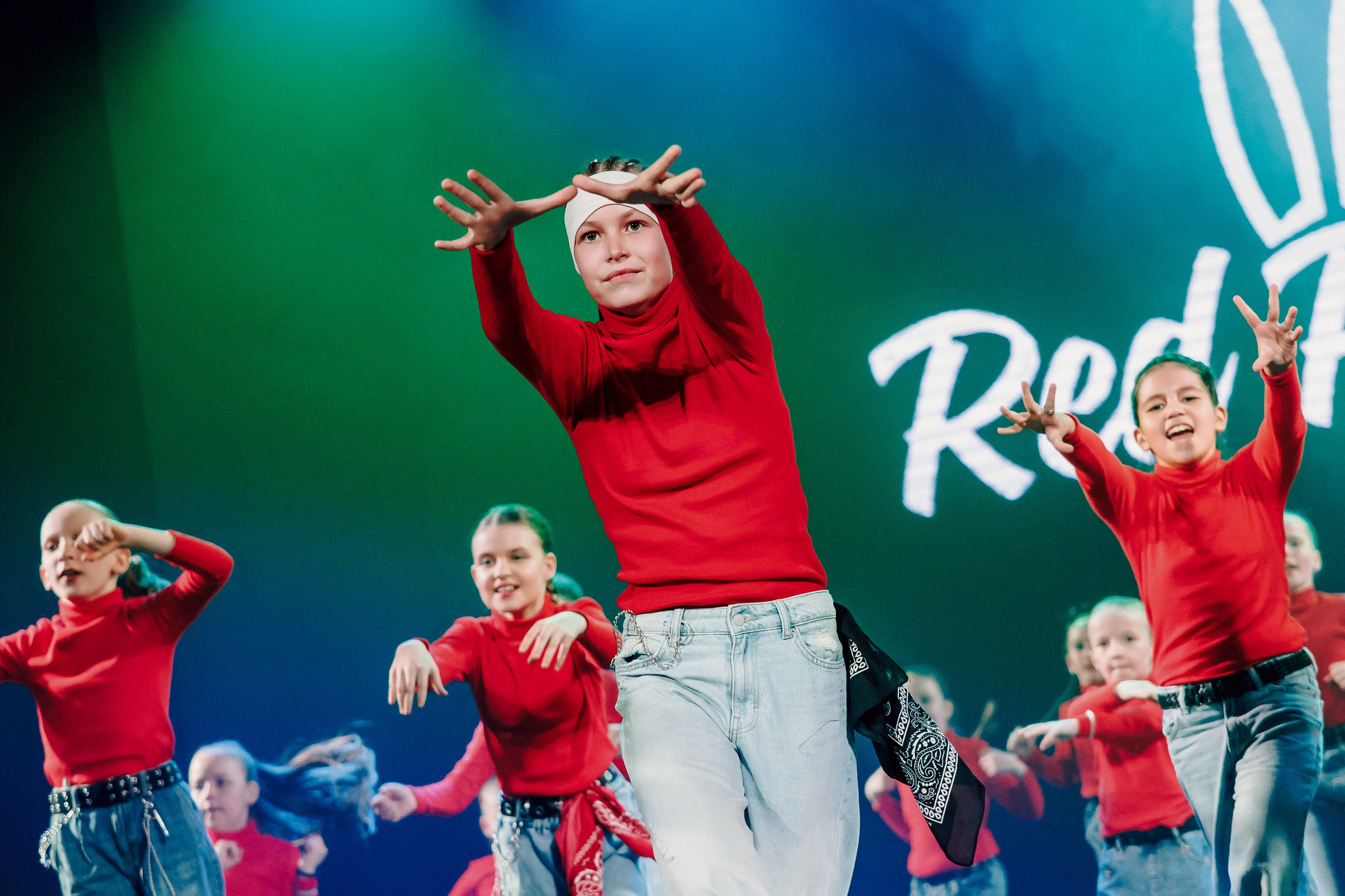 Отчётный концерт танцевальной школы «Red Rabbits» 2025. Лёшка Варзегов — фотограф