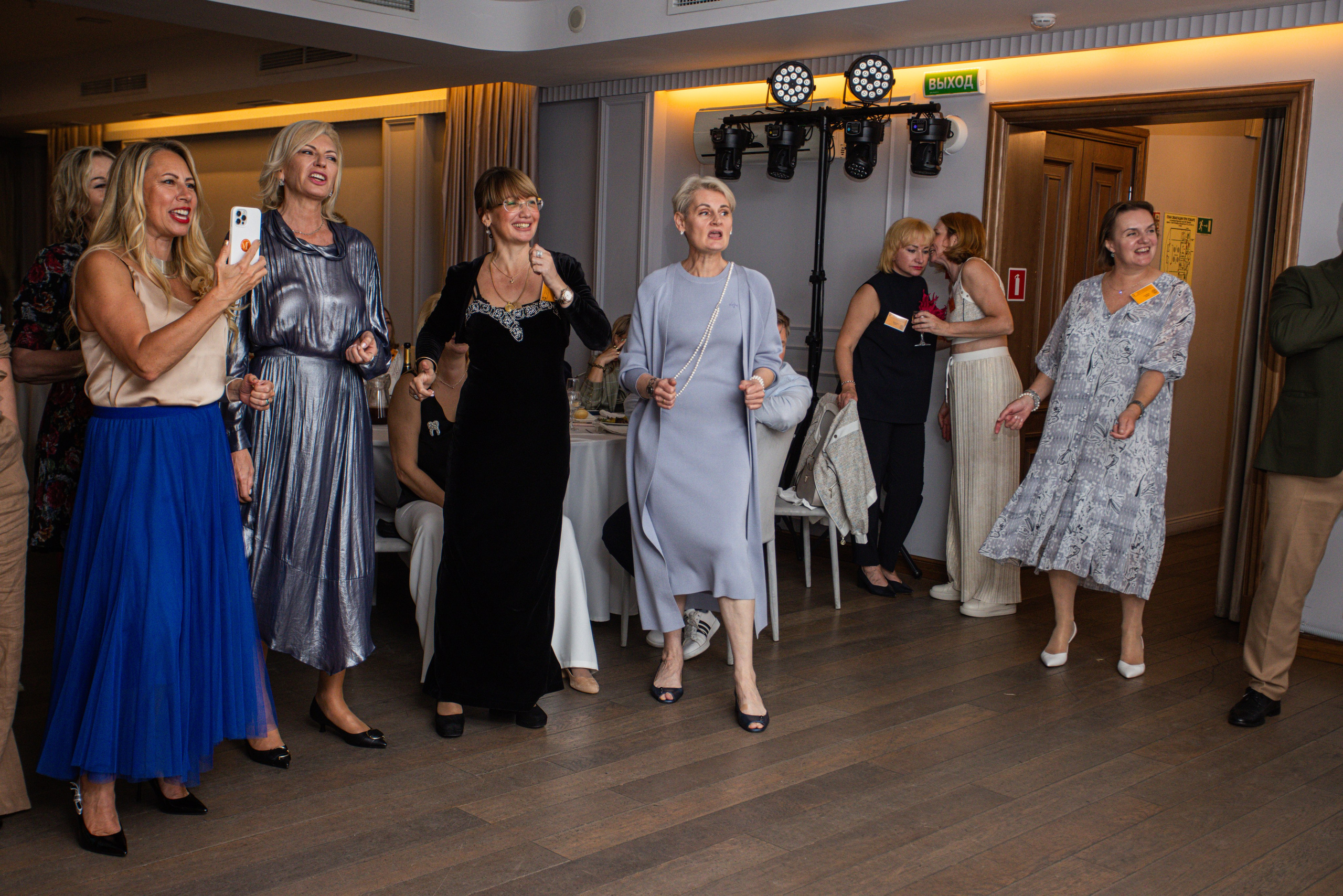 Встреча выпускников. Стоматологи СПб. Семейный фотограф в Вышнем Волочке — Ульяна Иванова | Фотосессии для всей семьи