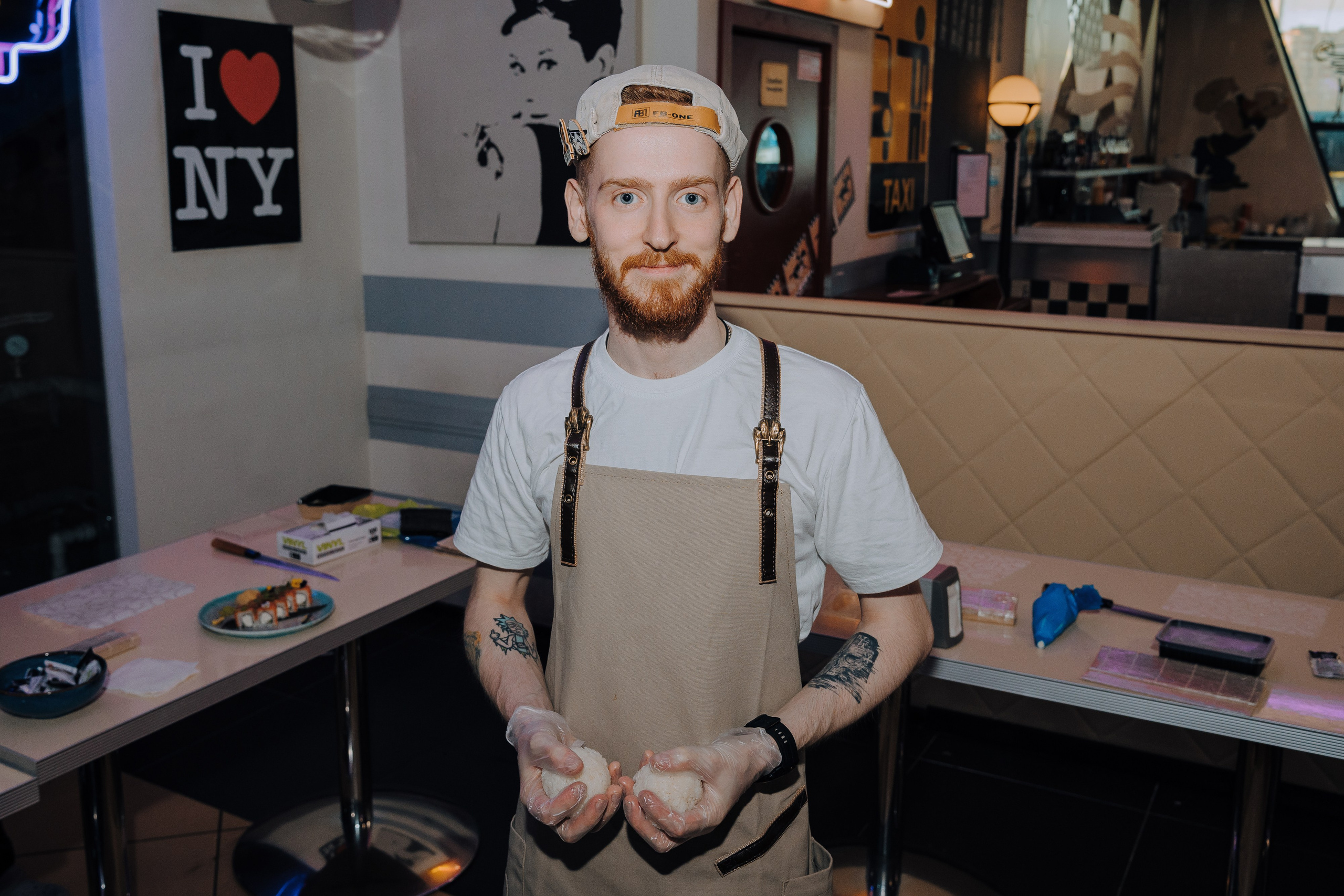 20 ЛЕТ МЕГАПОЛИС ЧЕЛЯБИНСК ХЕДЛАЙНЕР ЕЛКА. Репортажный фотограф Зуев Роман г. Челябинск