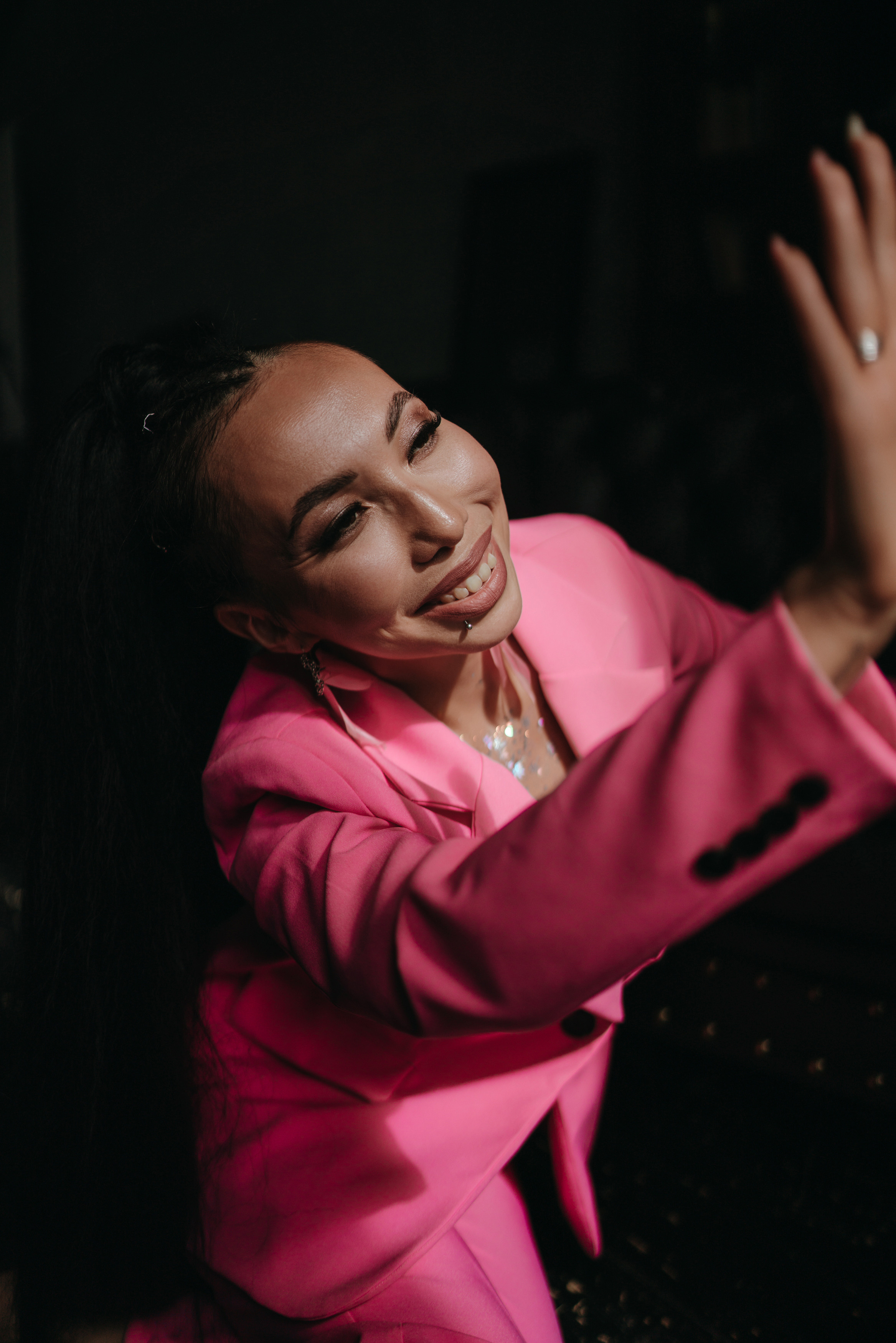 ФОТОСТУДИЯ МОНОХРОМ, ФОТОСЕССИЯ ДЛЯ ВЕДУЩЕЙ АЙГЕРИМ