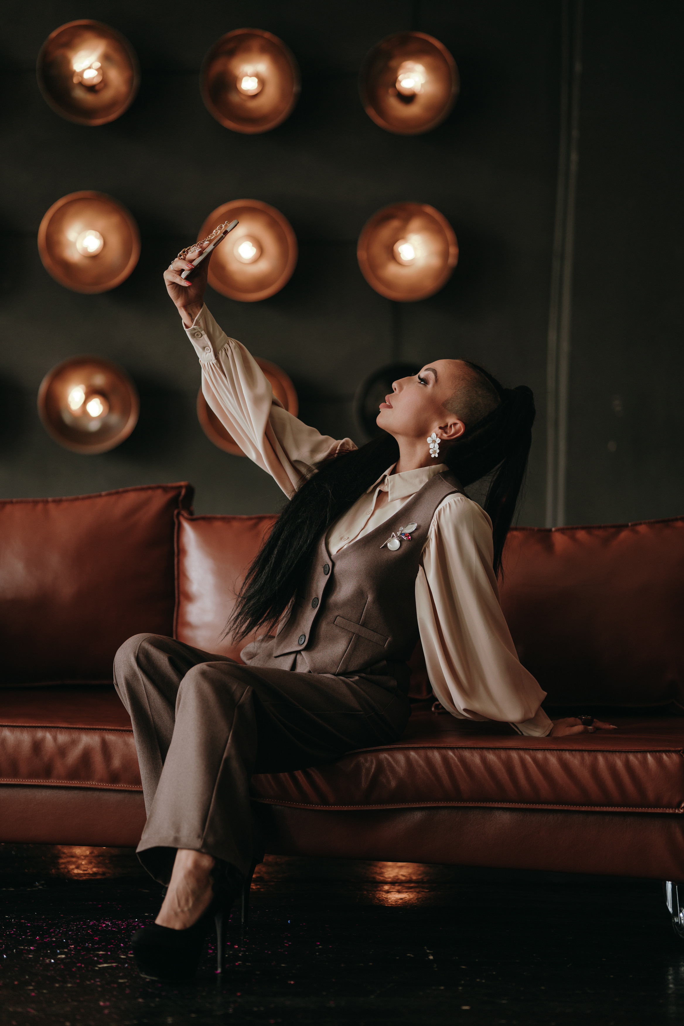 ФОТОСТУДИЯ МОНОХРОМ, ФОТОСЕССИЯ ДЛЯ ВЕДУЩЕЙ АЙГЕРИМ