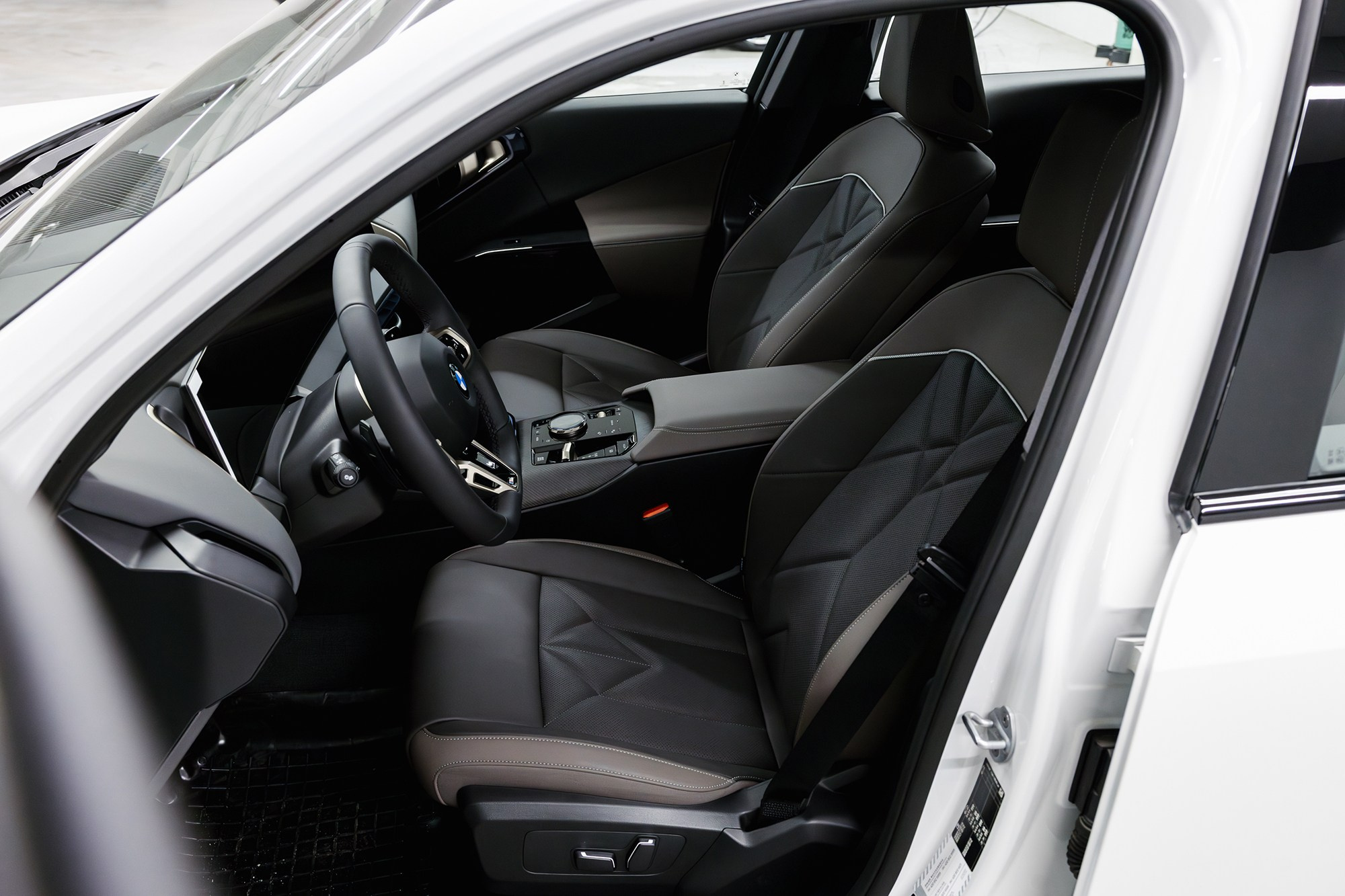 BMW X3 White G45. Новые автомобили