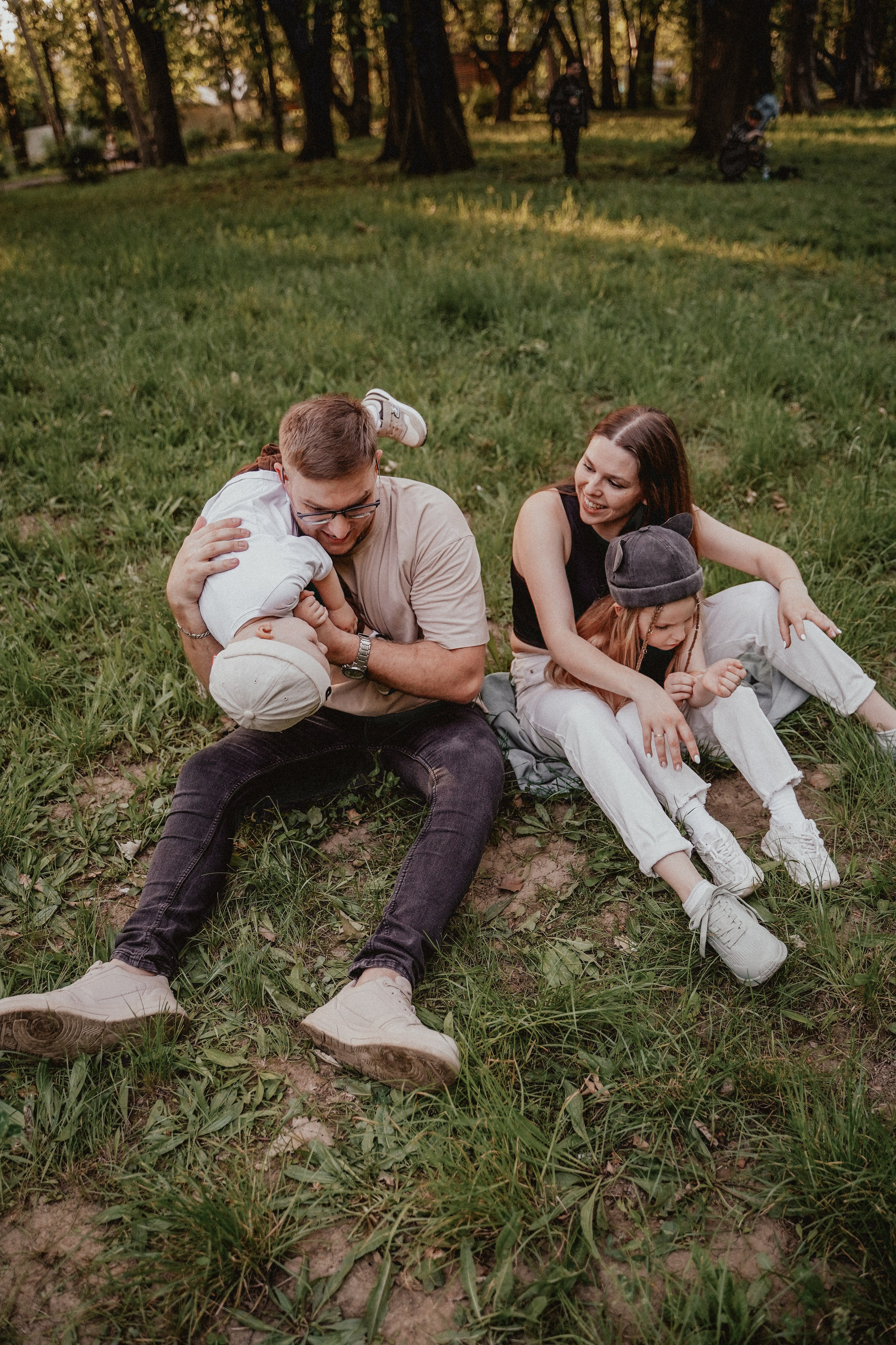 Семейная фотосессия со скейтом и самокатом. Семейный и женский фотограф в Краснодаре Анастасия Приймак