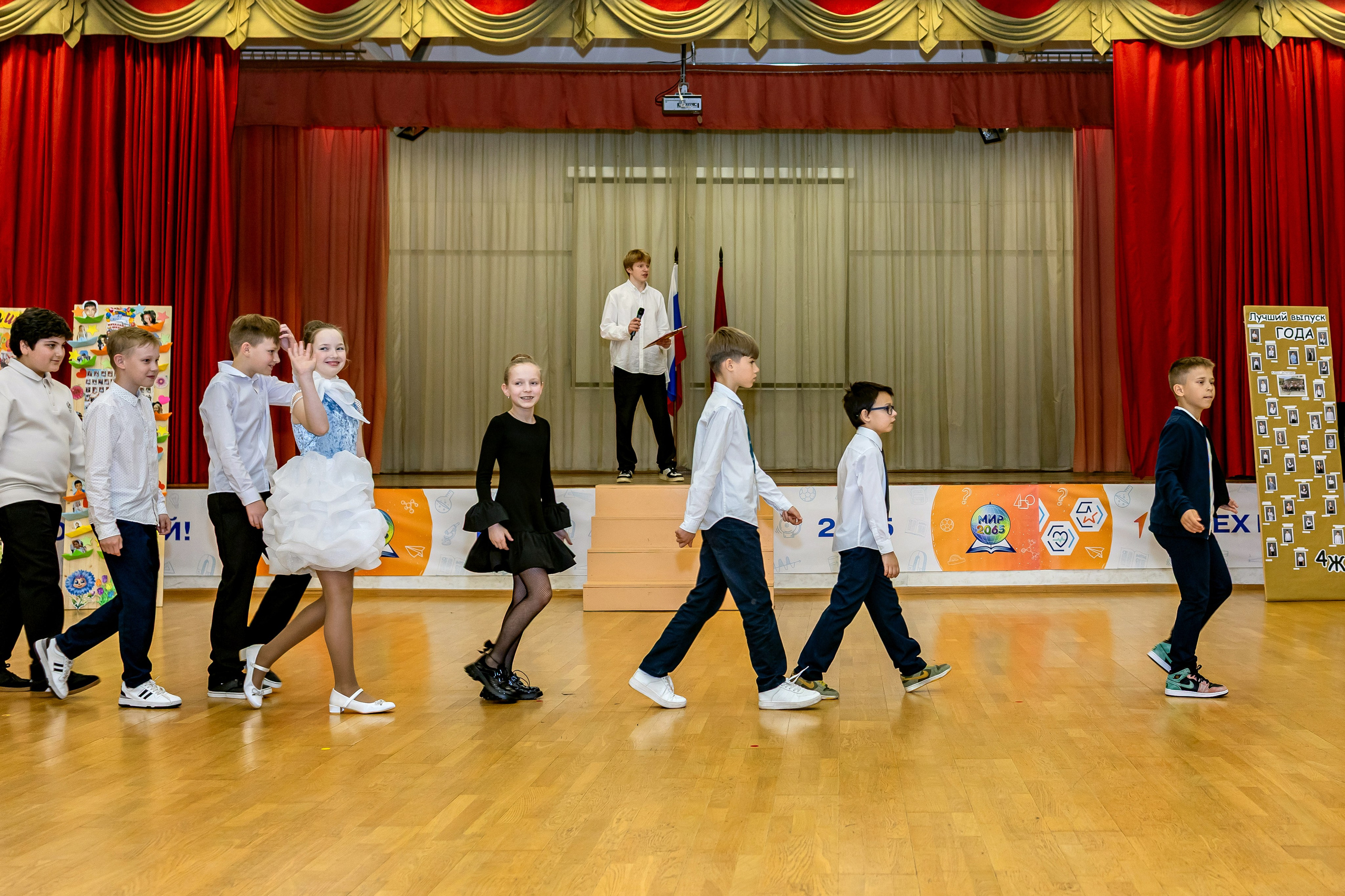 Выпускной праздник в начальной школе. Фотограф и видеограф Москва. Свадебный фотограф, видеограф. Выпускные альбомы. Оживающие альбомы