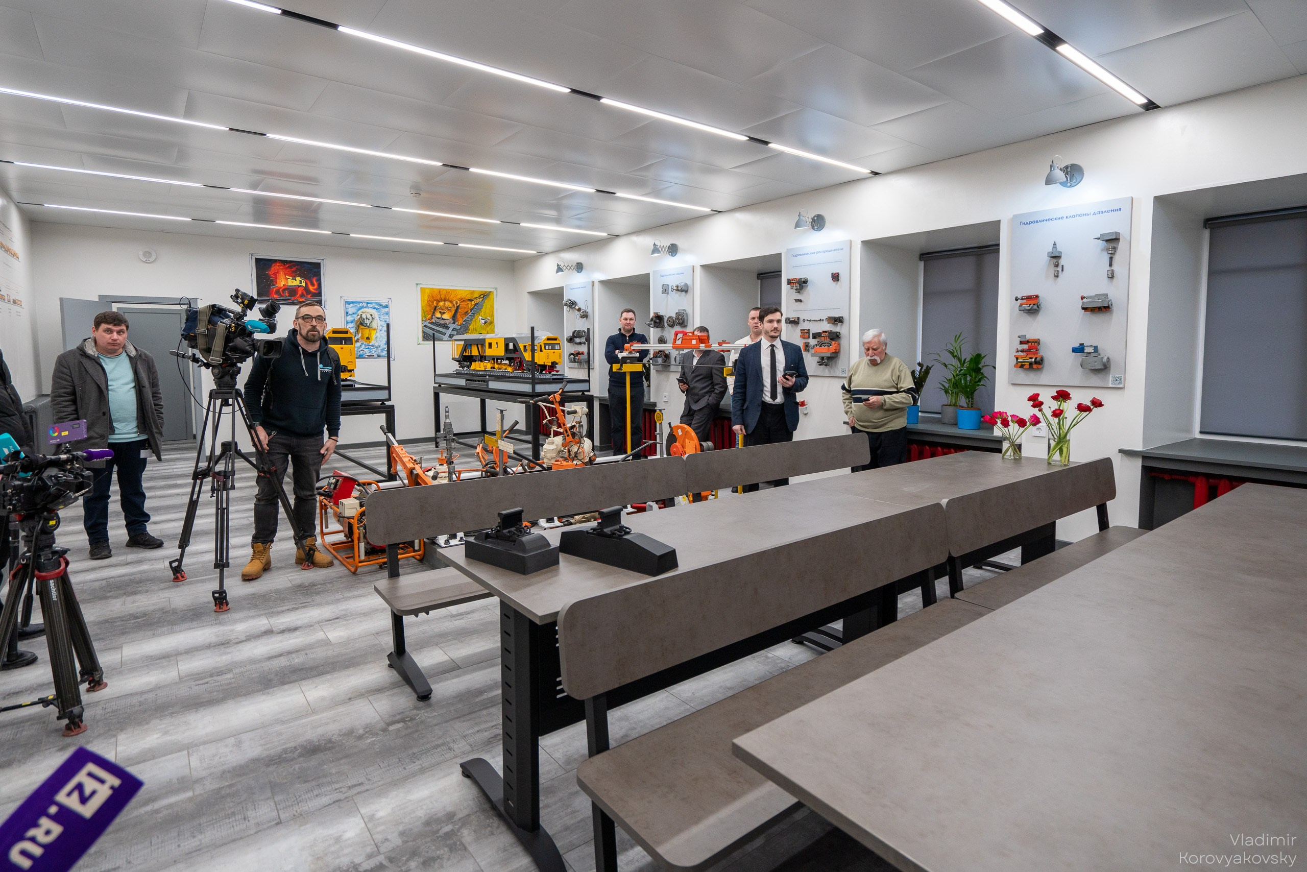 Открытие лабораторий. Фотограф Владимир Коровяковский