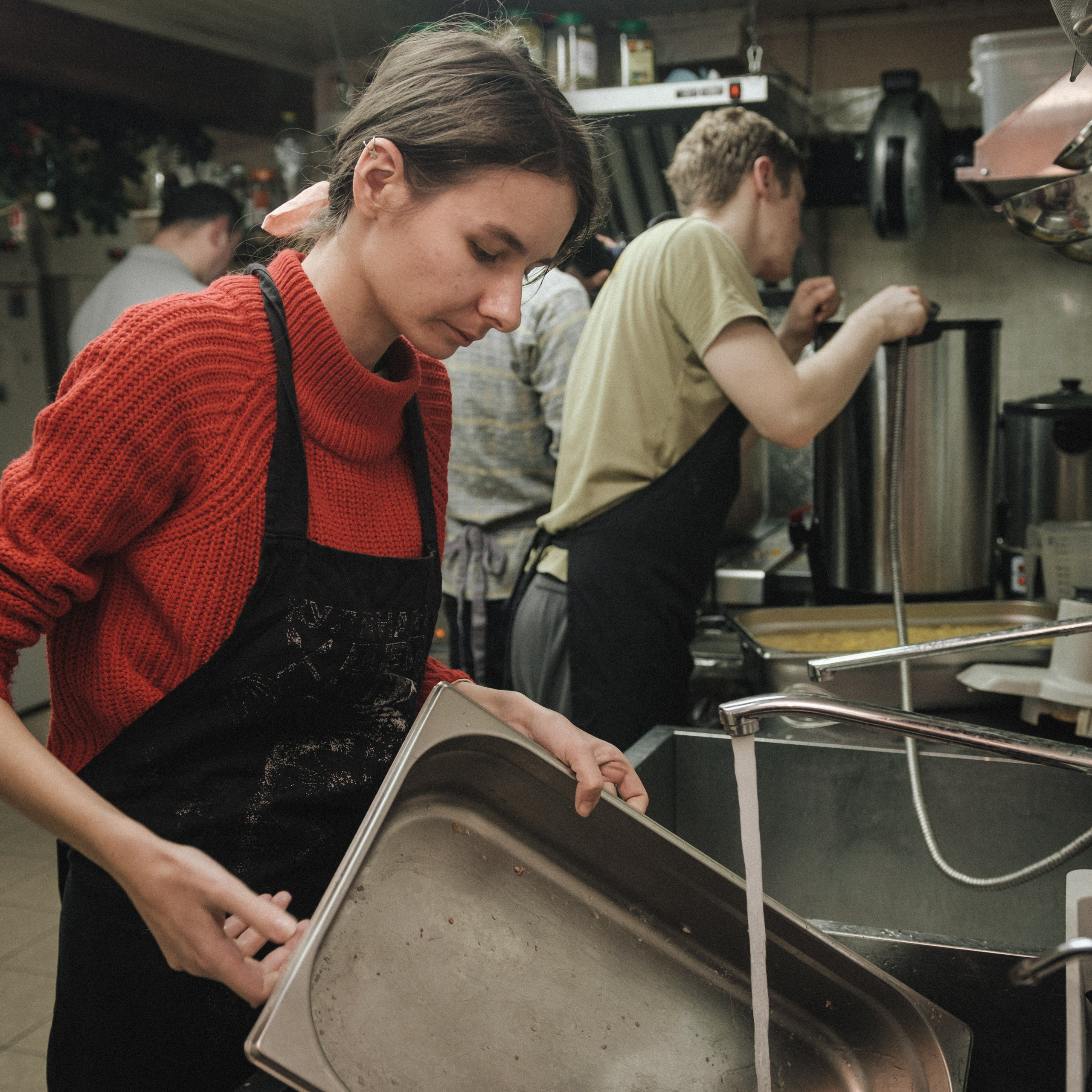 Снова готовка для кормления бездомных. Фотограф в Москве Максим Скоробогатов