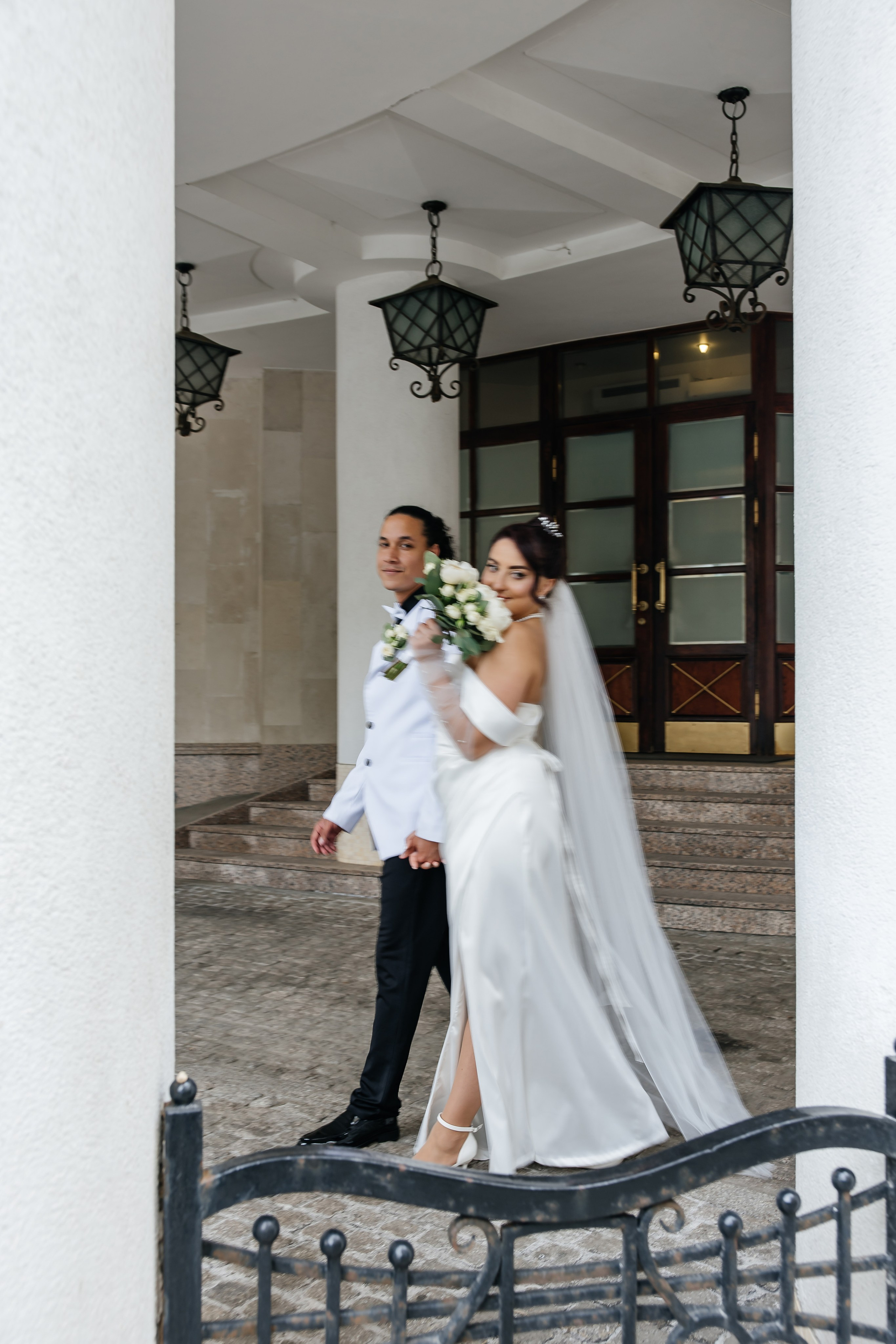 Сборы, прогулка, роспись. Фотограф, видеограф на свадьбу в Москве Никита Назаров