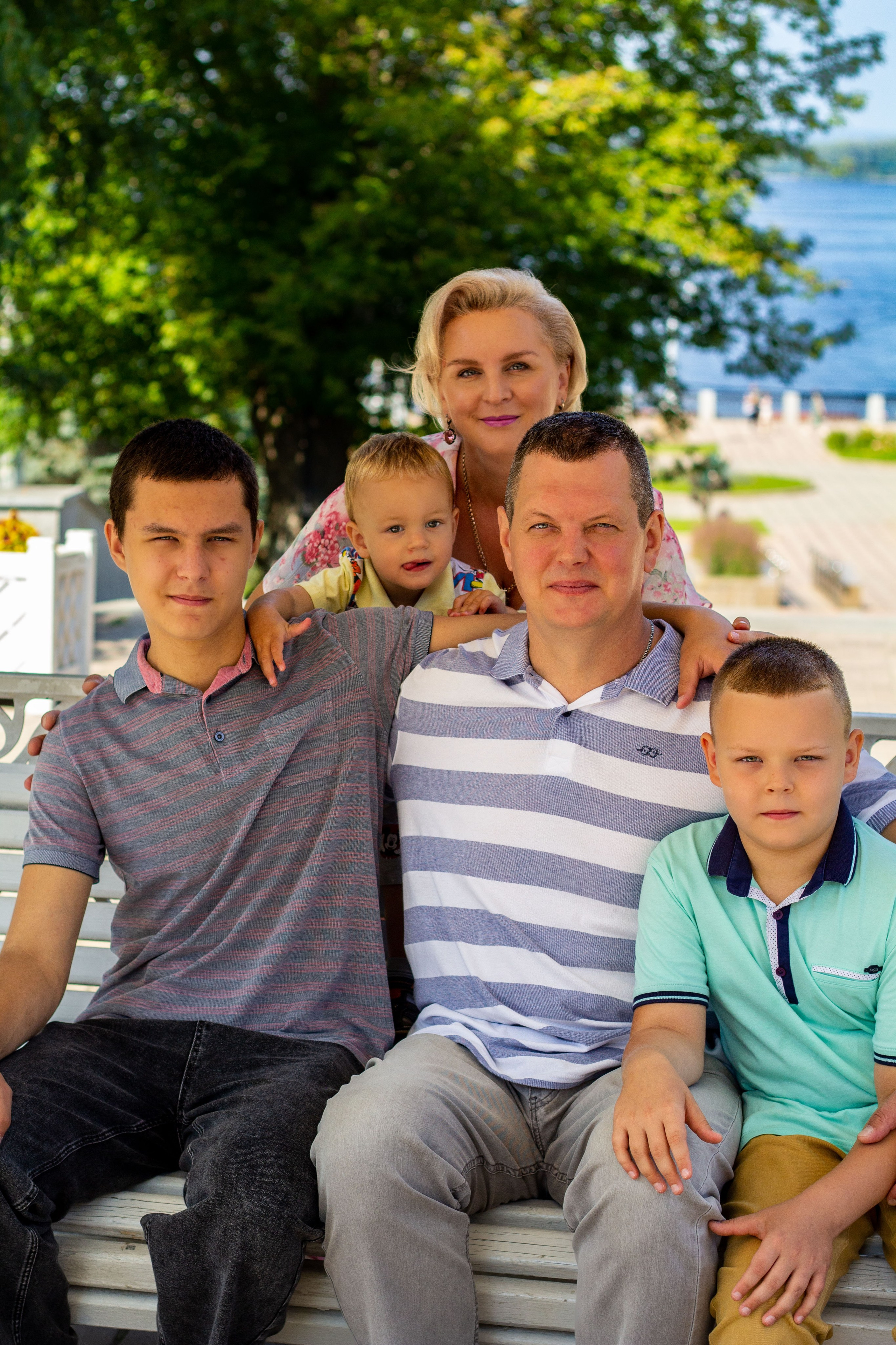 Семейная съёмка из 5 человек прогулка по парку. Женский, семейный фотограф в Самаре Митюнина Ирина