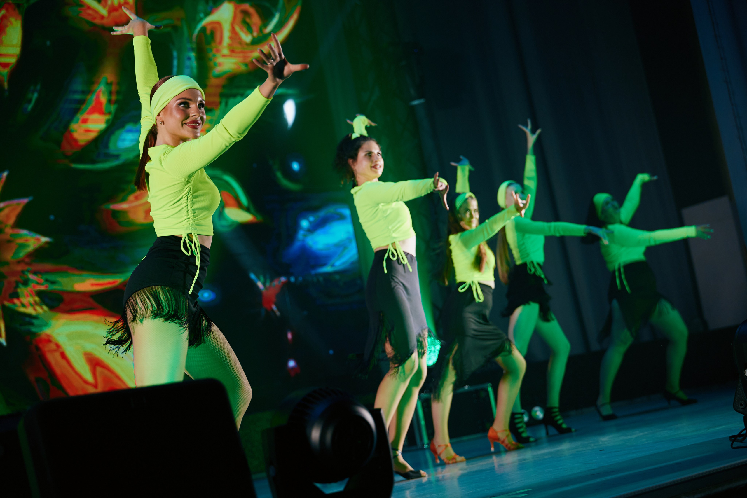 VIVA GLAM Отчетный концерт. Фотограф и видеограф в Кургане Леонид Корнильев