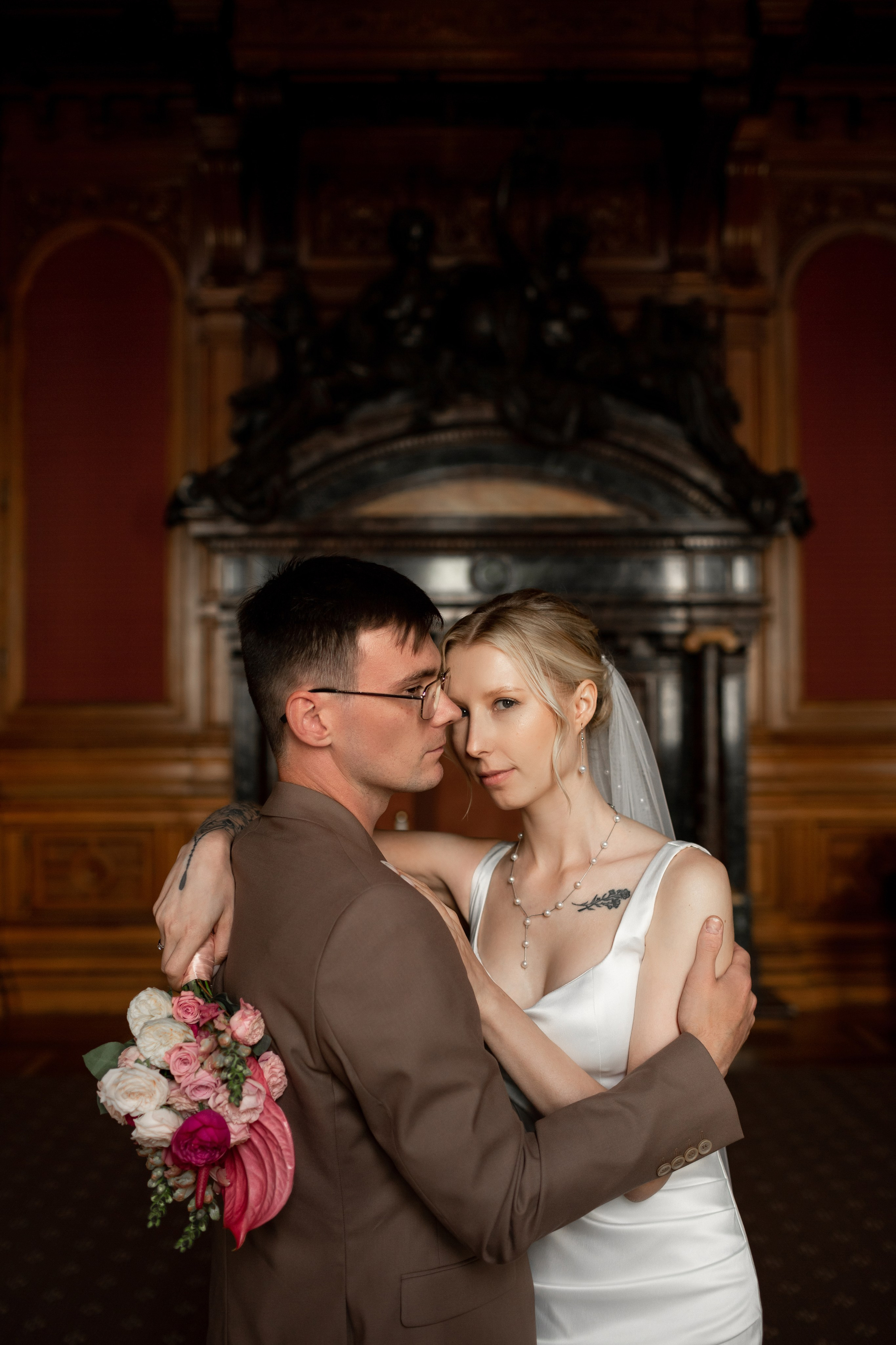 Свадебная фотосессия во дворцах Петербурга. Свадебный фотограф Кирилл Белый