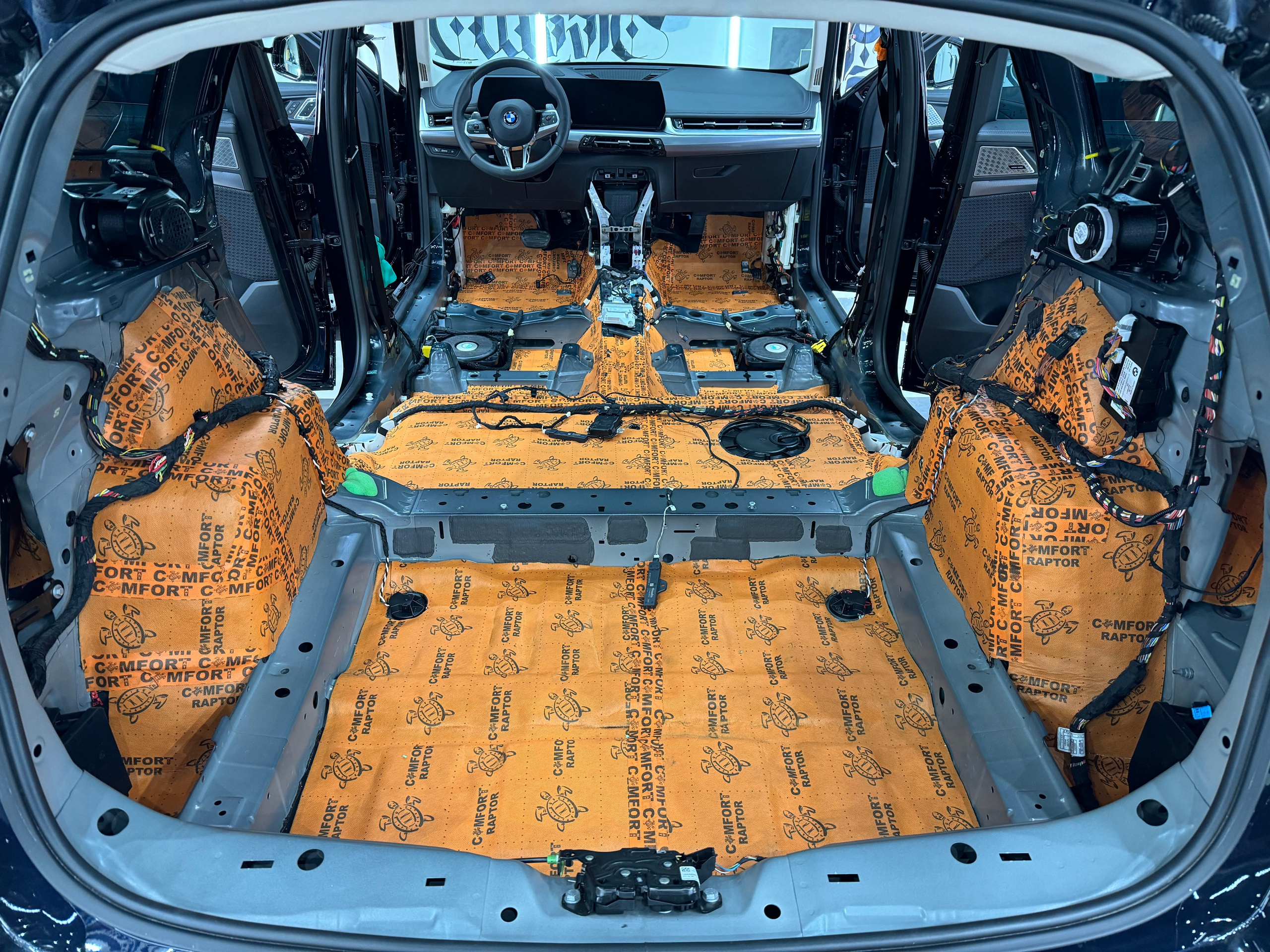 Сделать шумоизоляцию. Студия дизайна и оклейки авто Barmaley Design