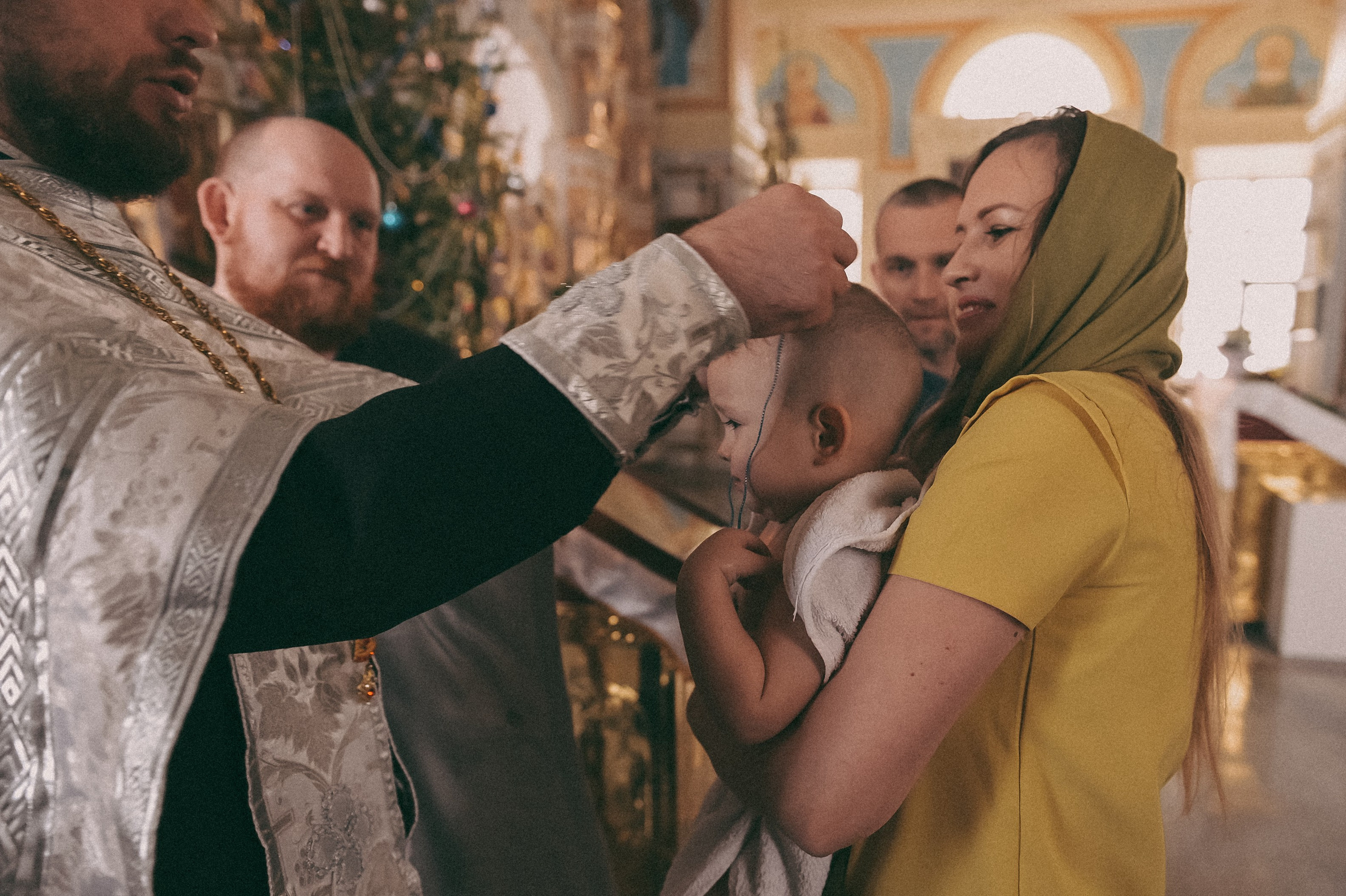 Таинство крещения. Фотограф в Барнауле Дарья Бутурлакина. Люби.Цени.Касайся
