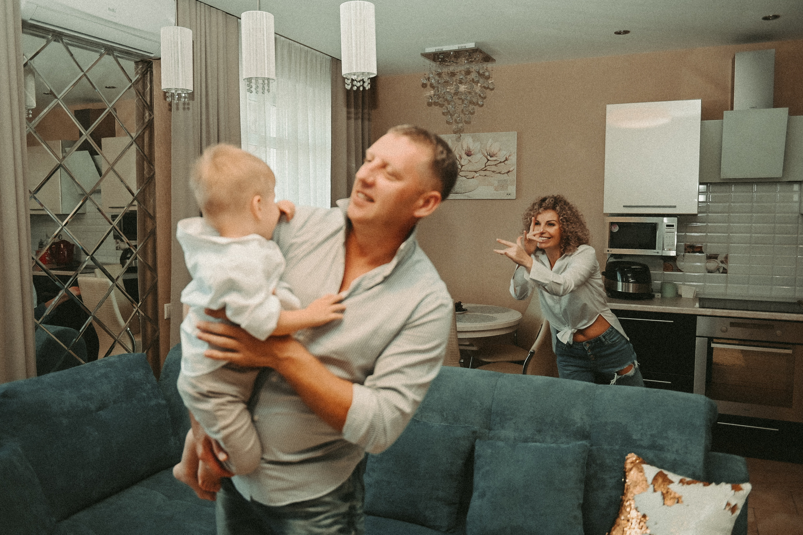 Семейные фотографии. Фотограф в Барнауле Дарья Бутурлакина. Люби.Цени.Касайся