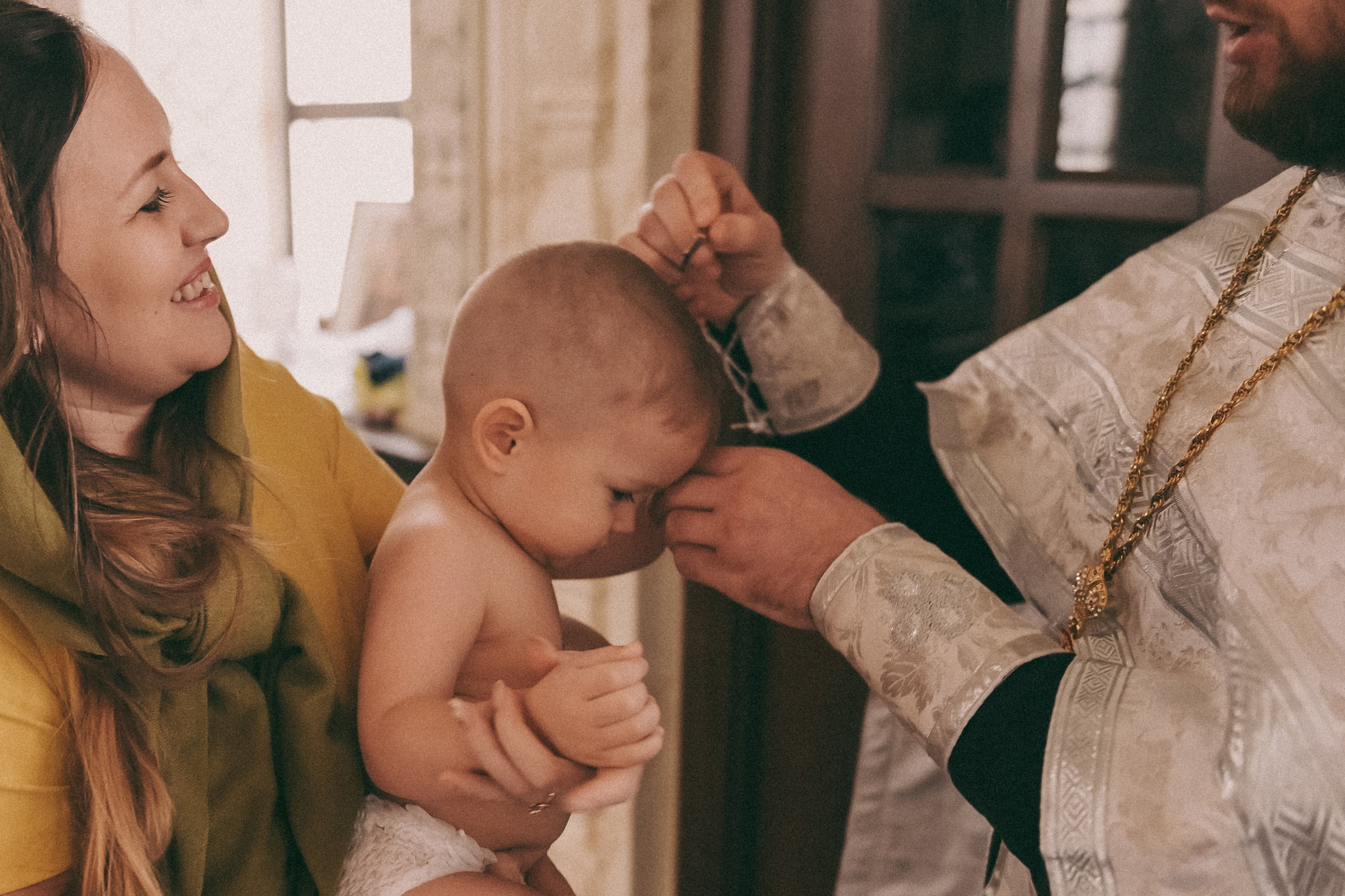 Таинство крещения. Фотограф в Барнауле Дарья Бутурлакина. Люби.Цени.Касайся