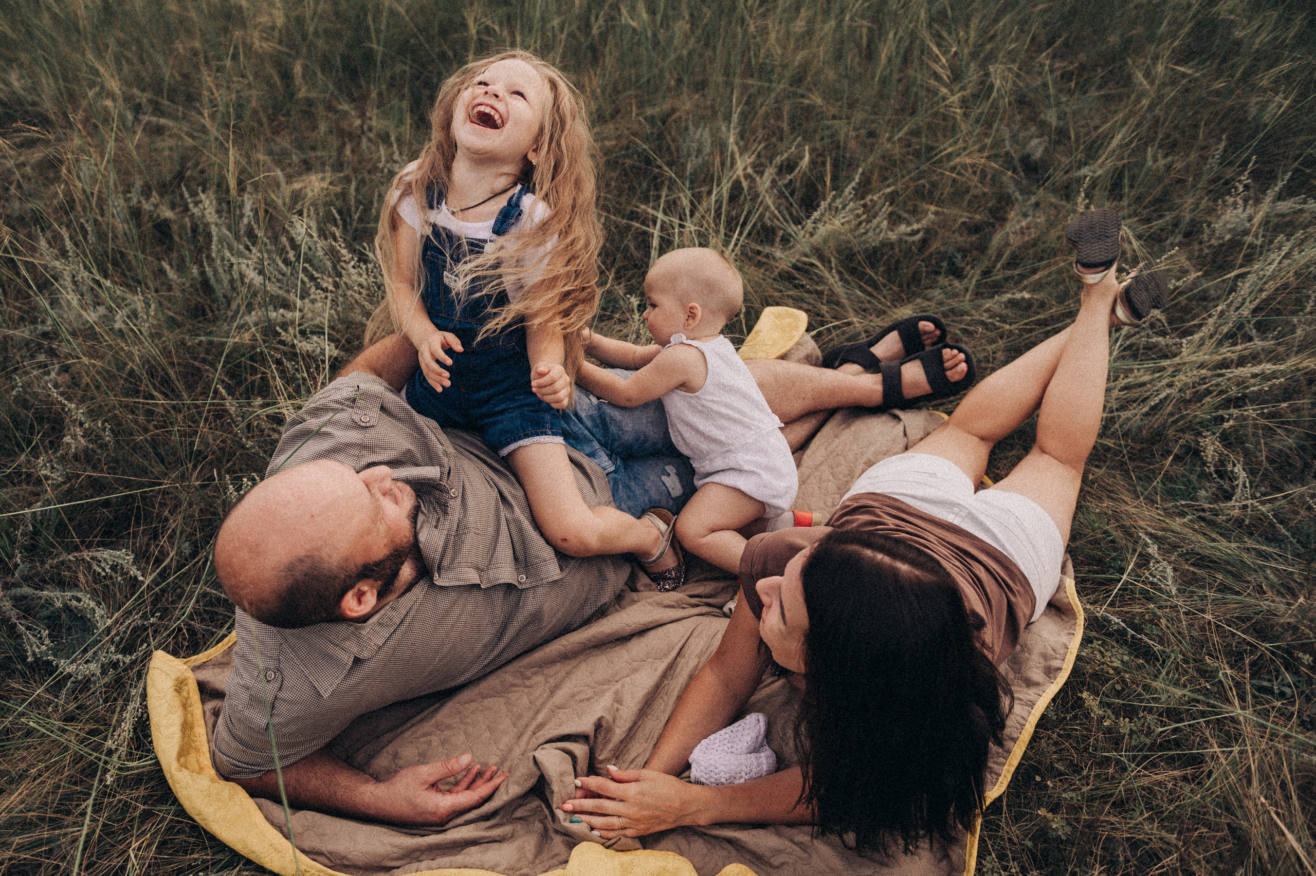 Семейные фотографии. Фотограф в Барнауле Дарья Бутурлакина. Люби.Цени.Касайся