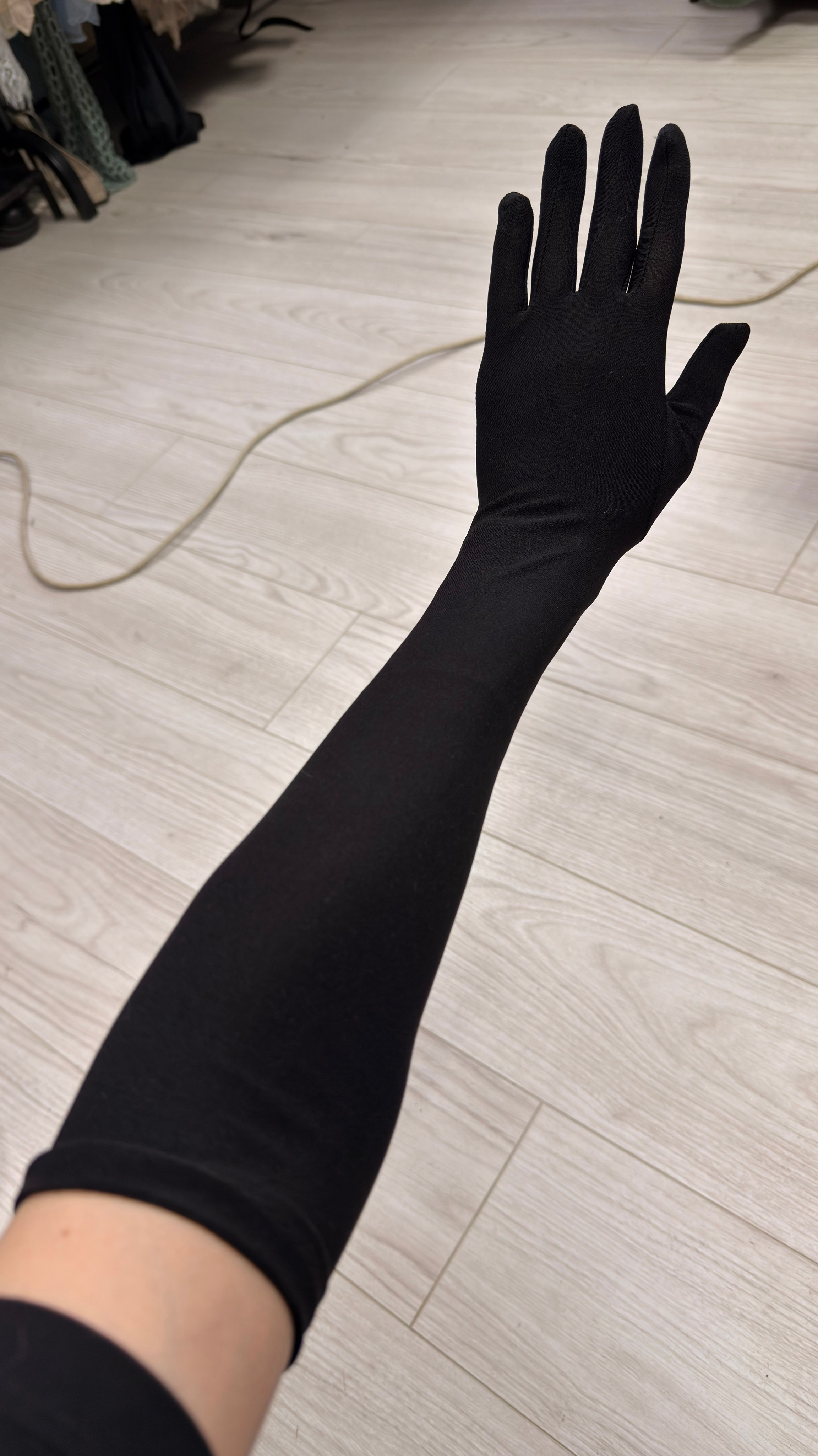 Перчатки в аренду. Аренда костюмов, платьев и реквизита для фотосессий на Камчатке