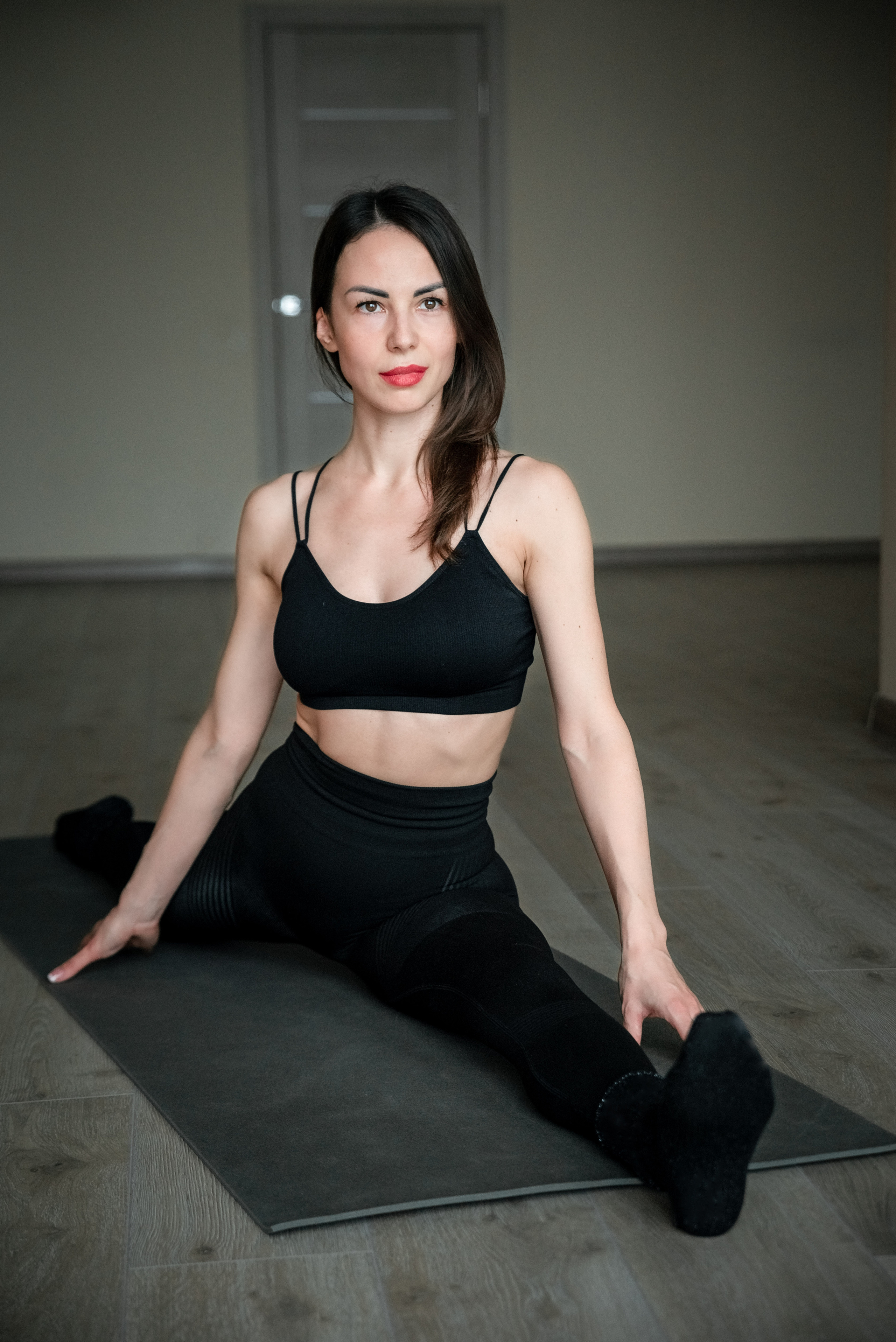 Танцующий стрейчинг. Портретный и предметный фотограф — Москва, Коломна, юго-восток Моск.обл