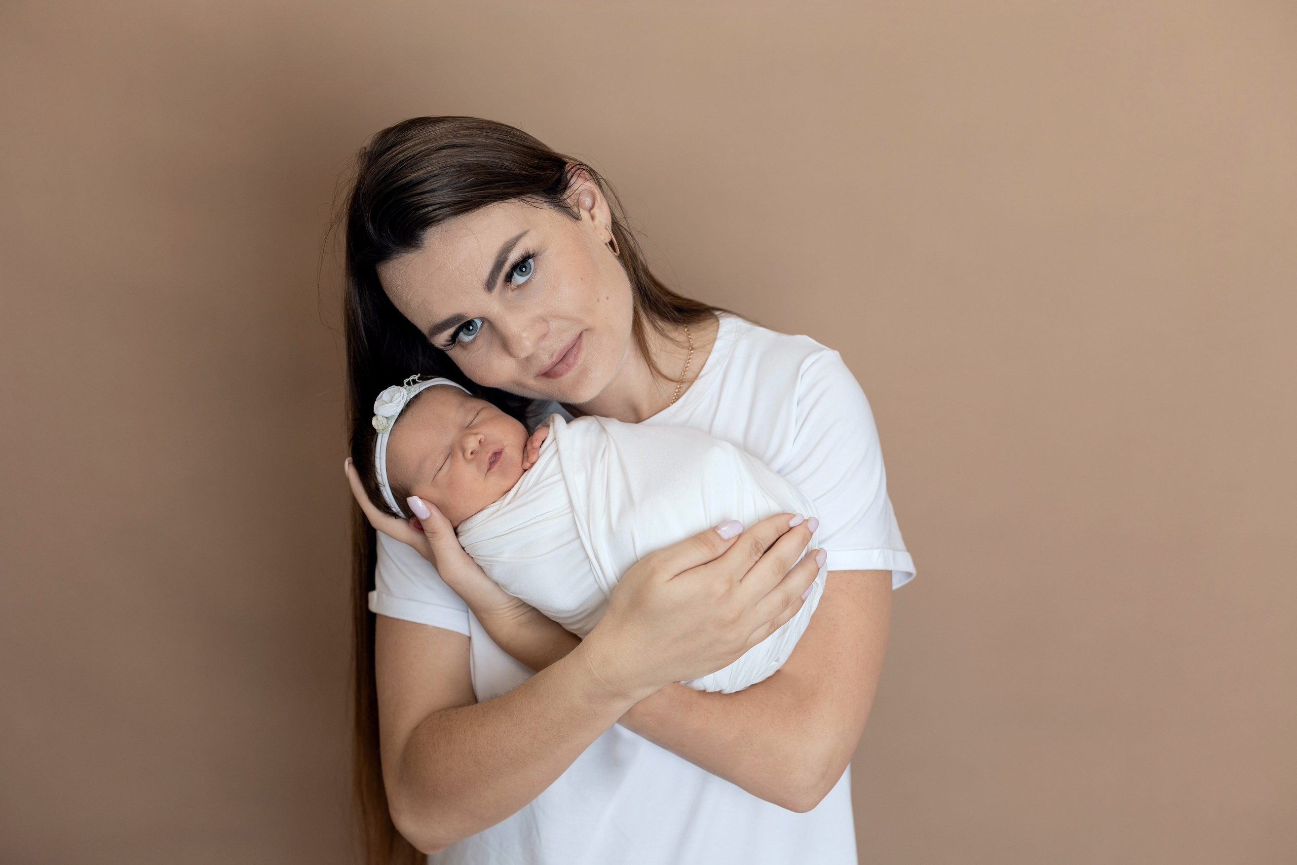 Фото с родителями на однотонных фонах. Фотограф новорожденных. Детский и семейный фотограф Марьяна Юдина