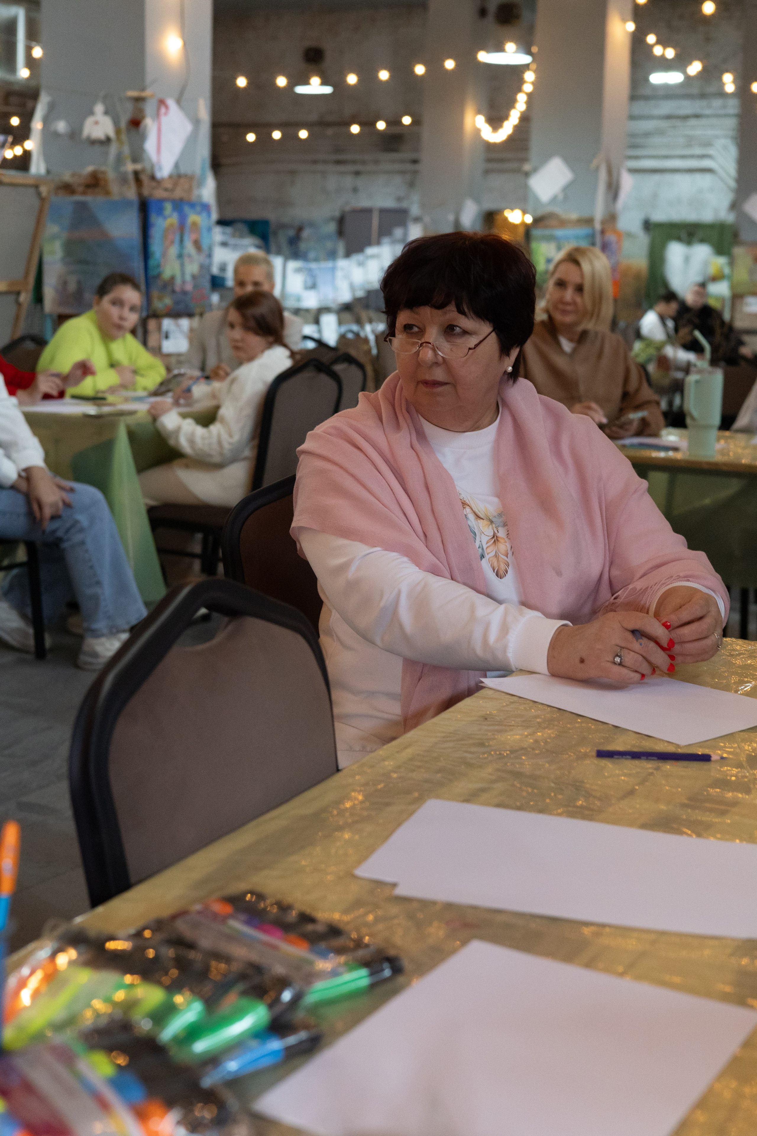 Выставка «АНГЕЛЫ МИРА». Фотограф Красноярск съемки лавстори, фотосессия в студии, портретная съемка, творческие фотосессии