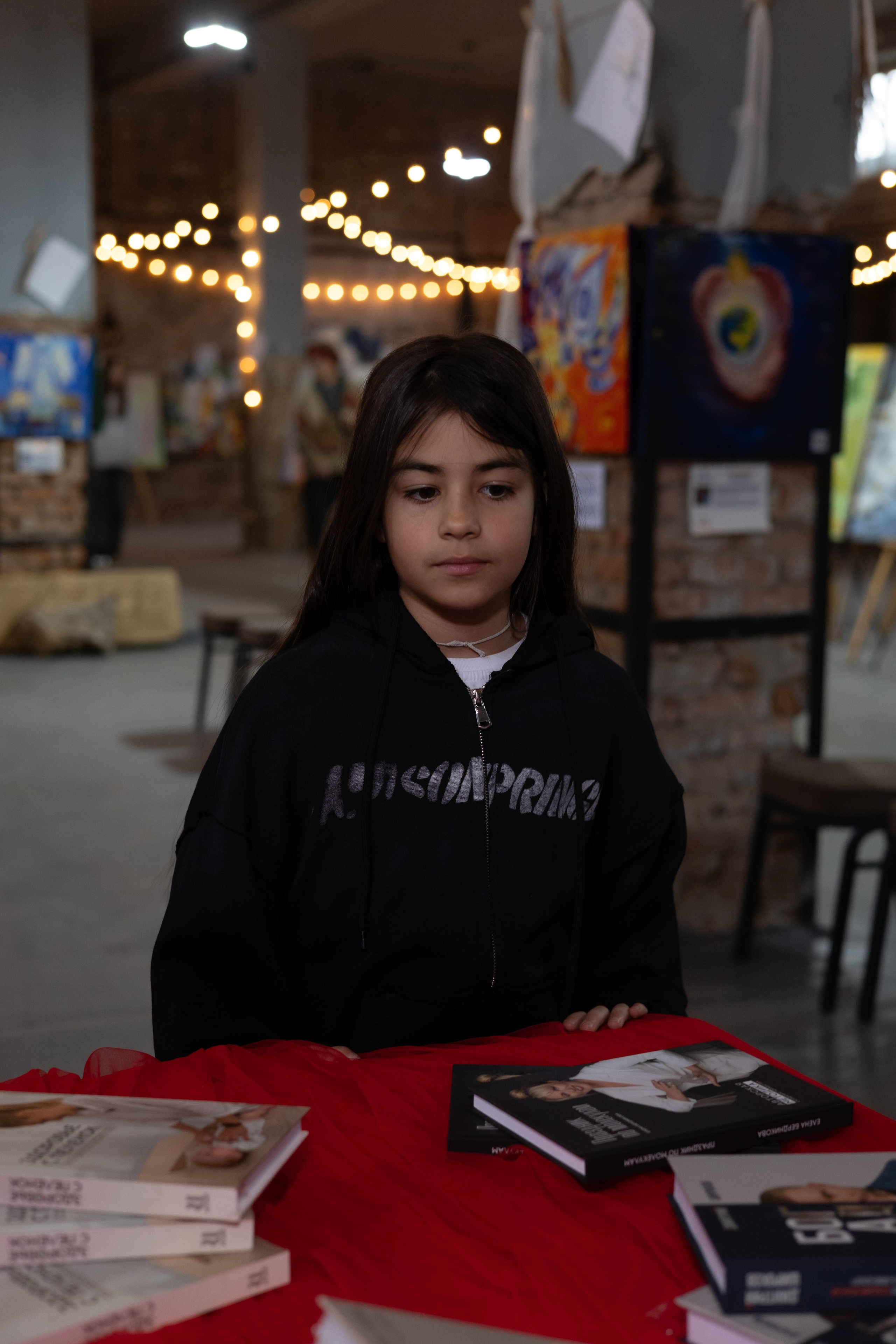 Выставка «АНГЕЛЫ МИРА». Фотограф Красноярск съемки лавстори, фотосессия в студии, портретная съемка, творческие фотосессии