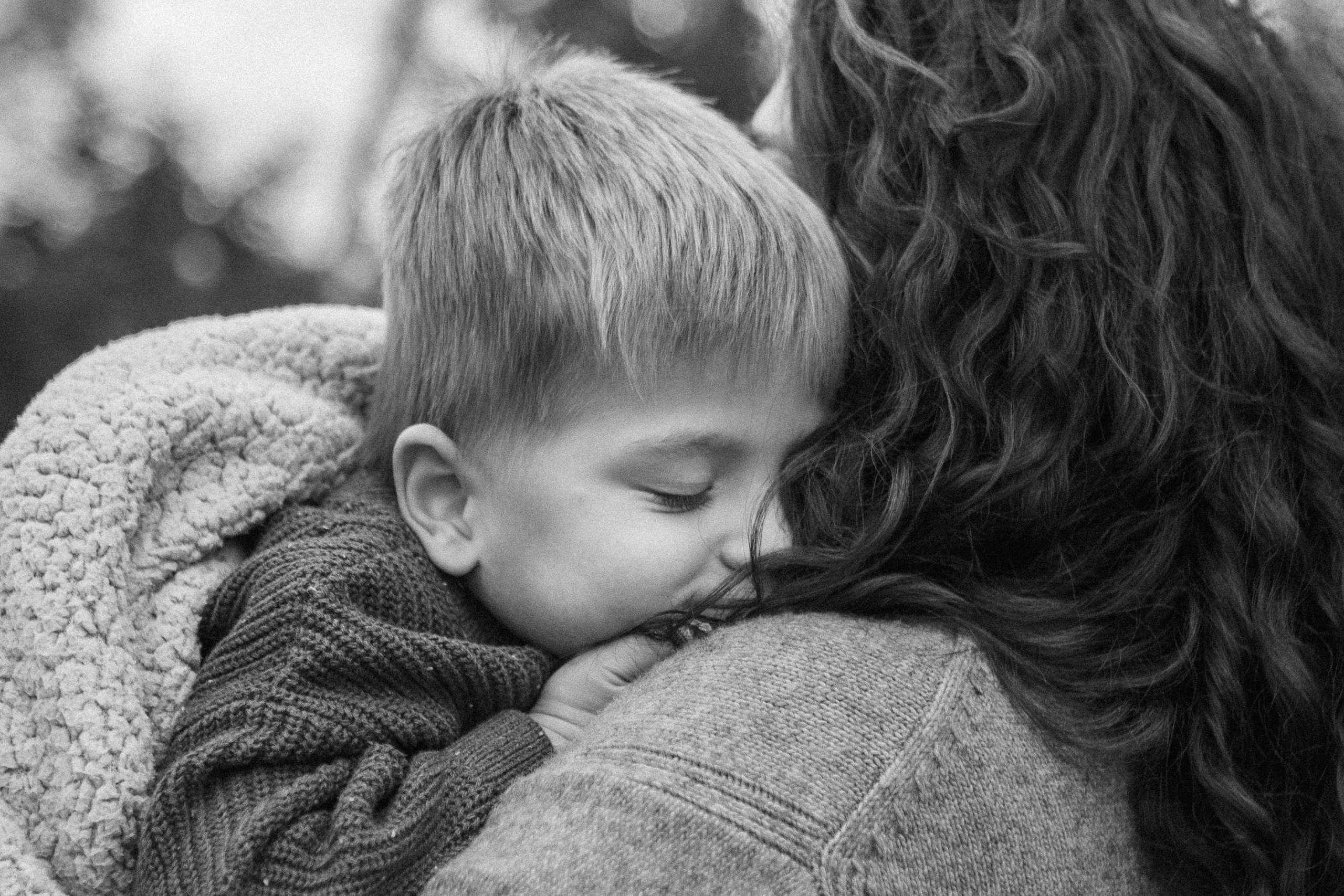 Nastya & Mr. Racoon. Portrait, family and pet photographer in Cyprus, Ksenia Bourdelle