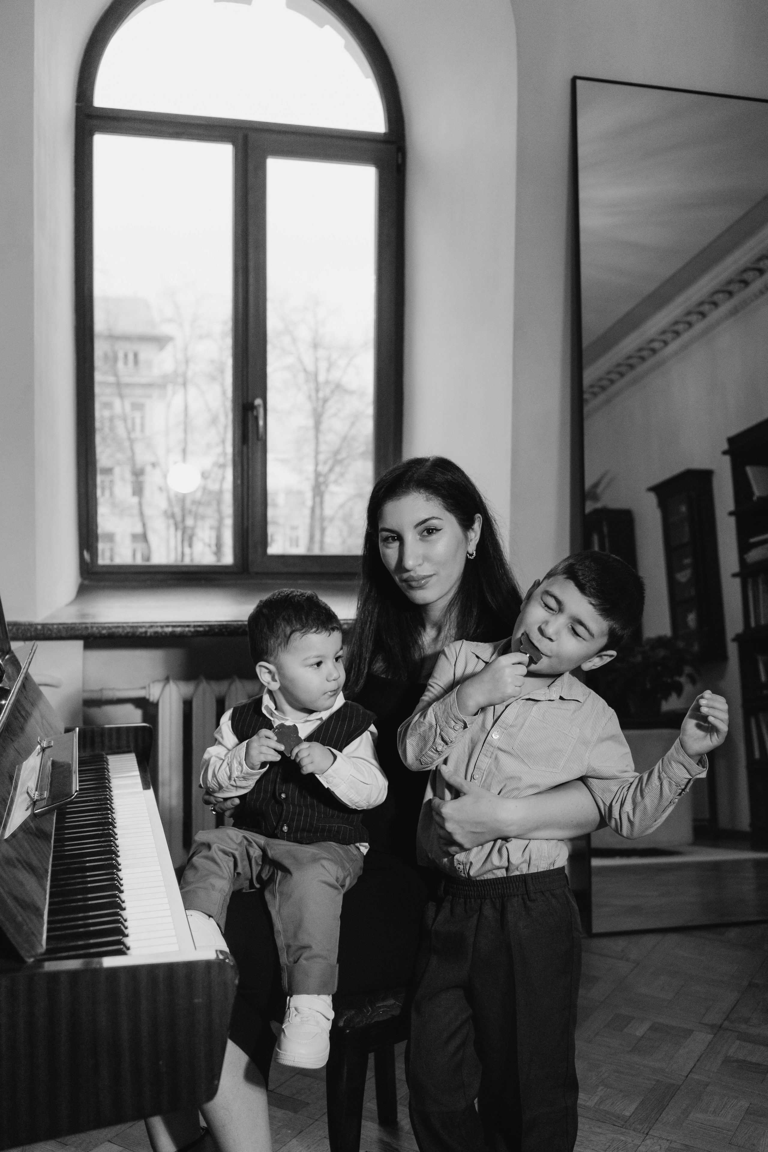 Роза и ребята. Фотограф Харитонова Наталья