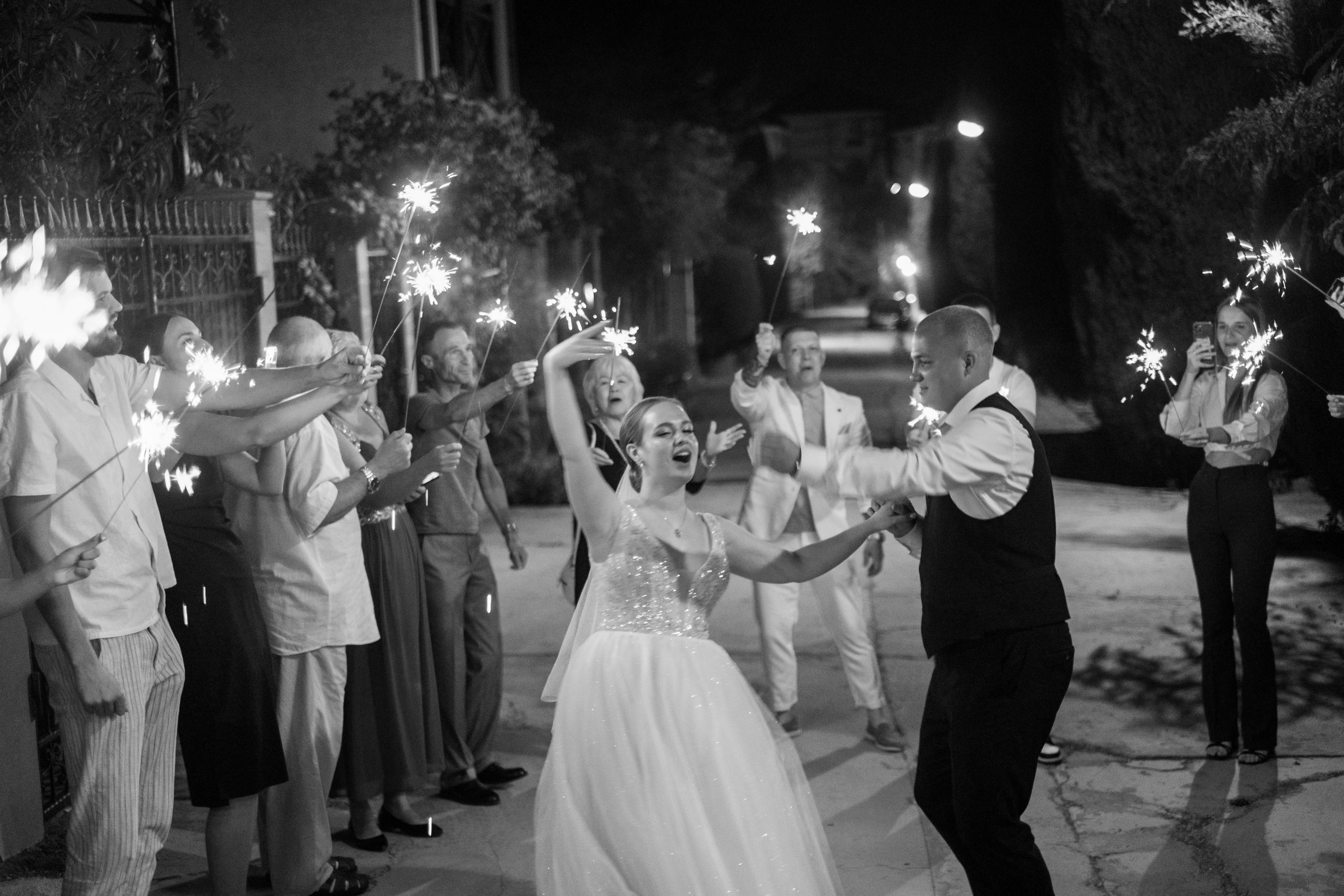 Свадебная фотосессия - выездная регистрация и банкет. Крым. Профессиональная фотосъемка в Крыму. Натуральные эмоции и живые кадры. Забронируйте дату прямо сейчас!