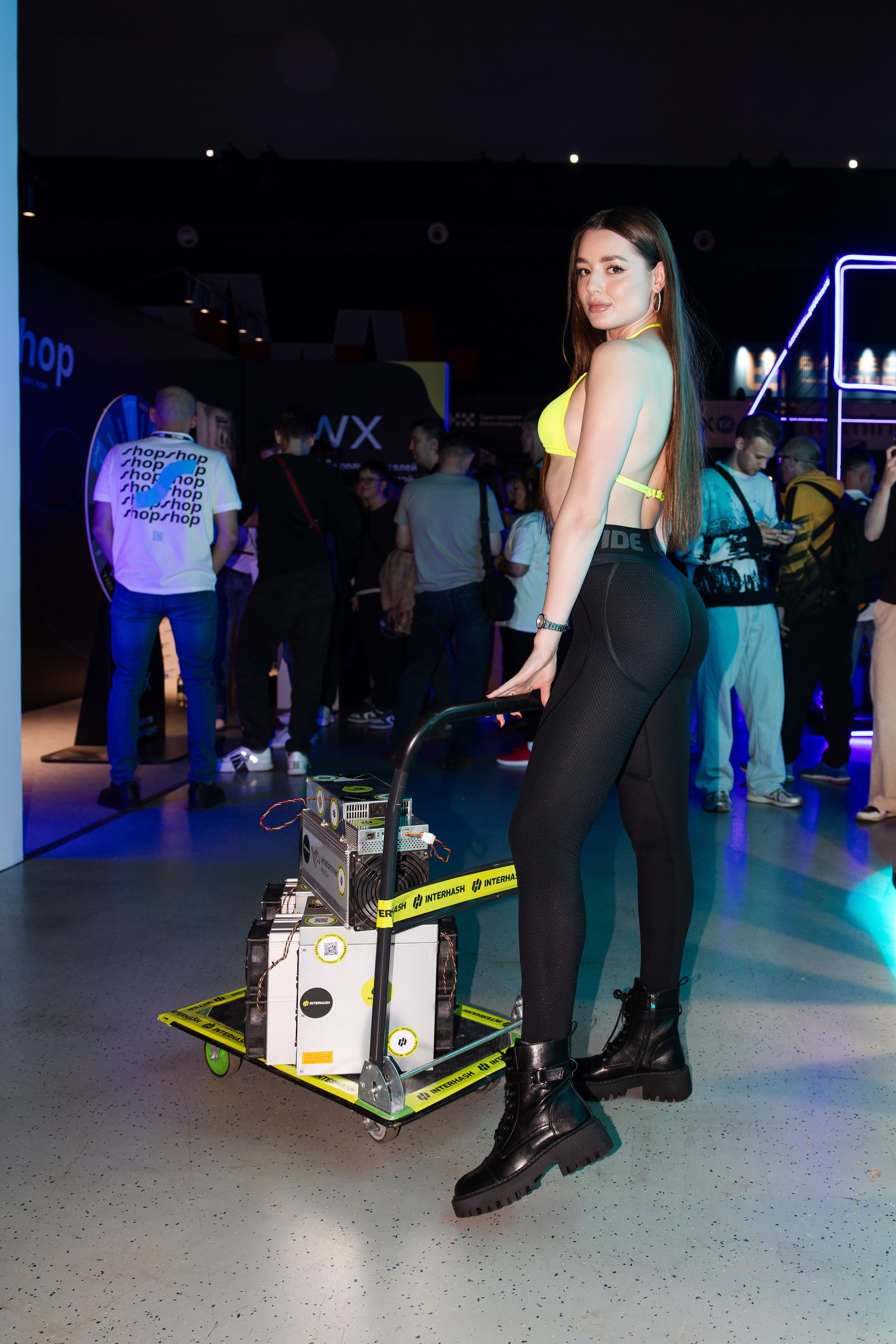 Crypto Summit. Свадебный репортажный фотограф в Москве