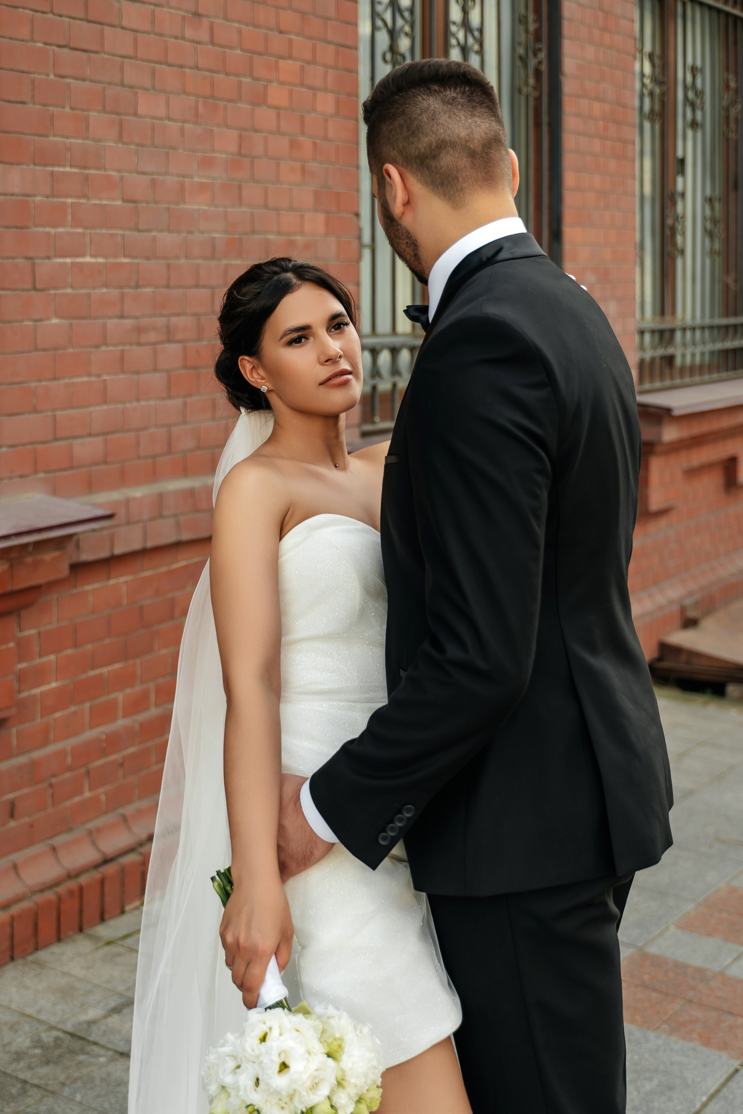 Полный летний свадебный день, прогулка на природе и в городе. Свадебный фотограф Елена Рякина