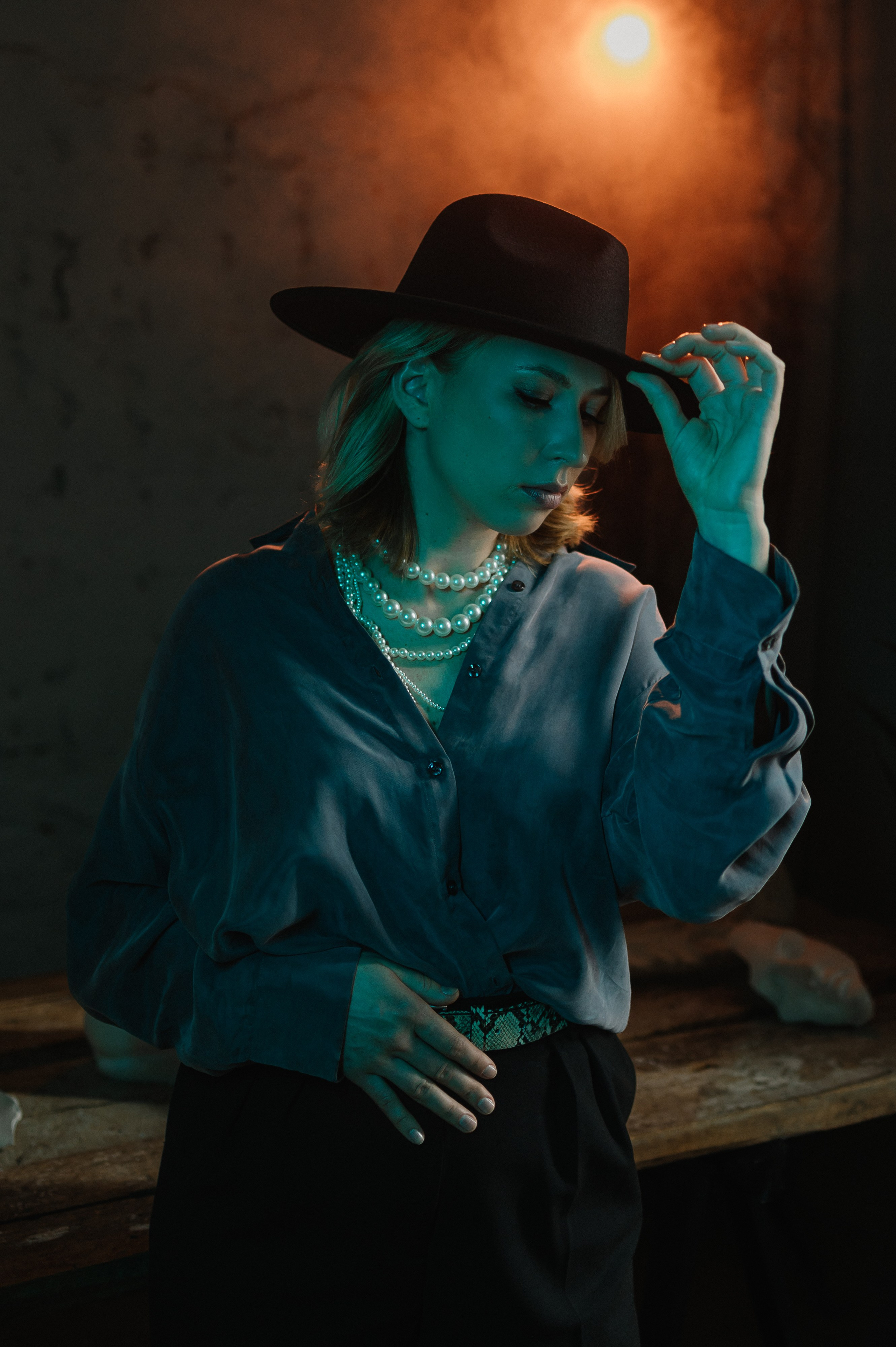 Фотосессия с цветным светом и дымом