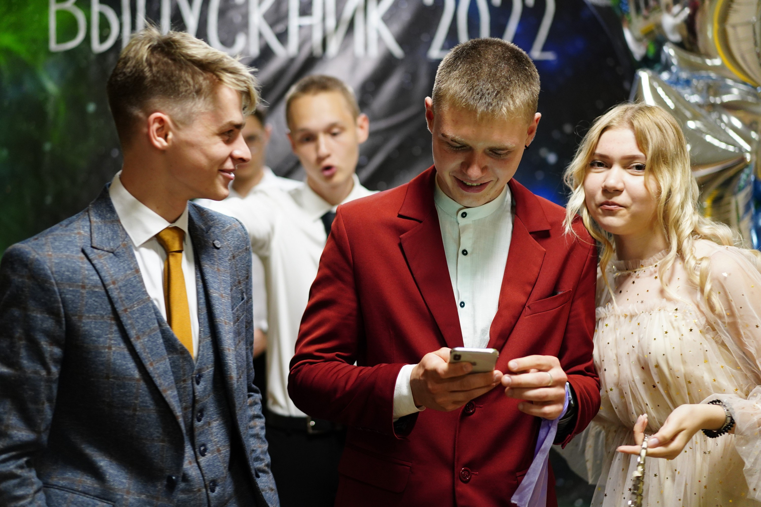 Вручение аттестатов. MEMENTO.Выпускные альбомы, школьные, юбилейные и другие книги. Ростов-на-Дону