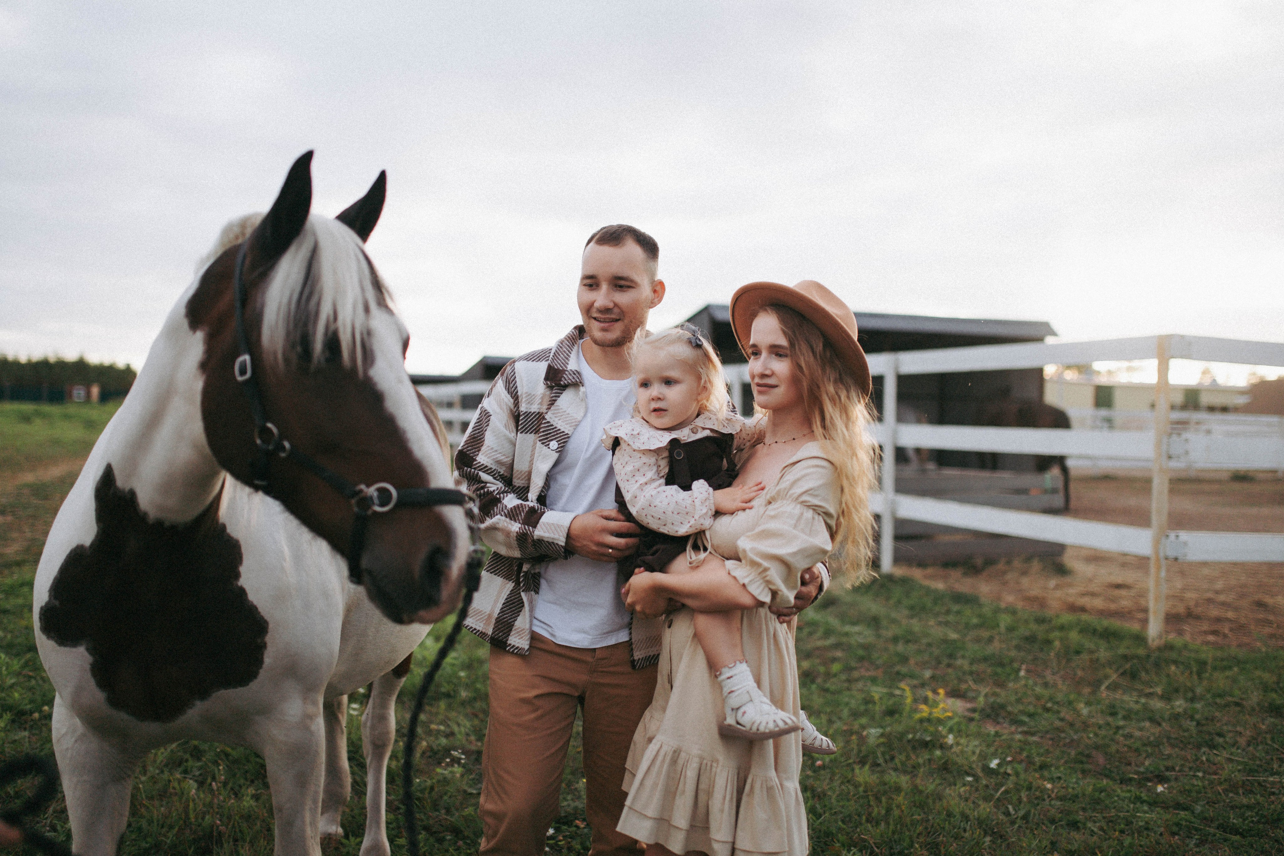 Одним тёплым вечером на ферме с лошадками. Свадебный и семейный фотограф в Нижнем Новгороде
