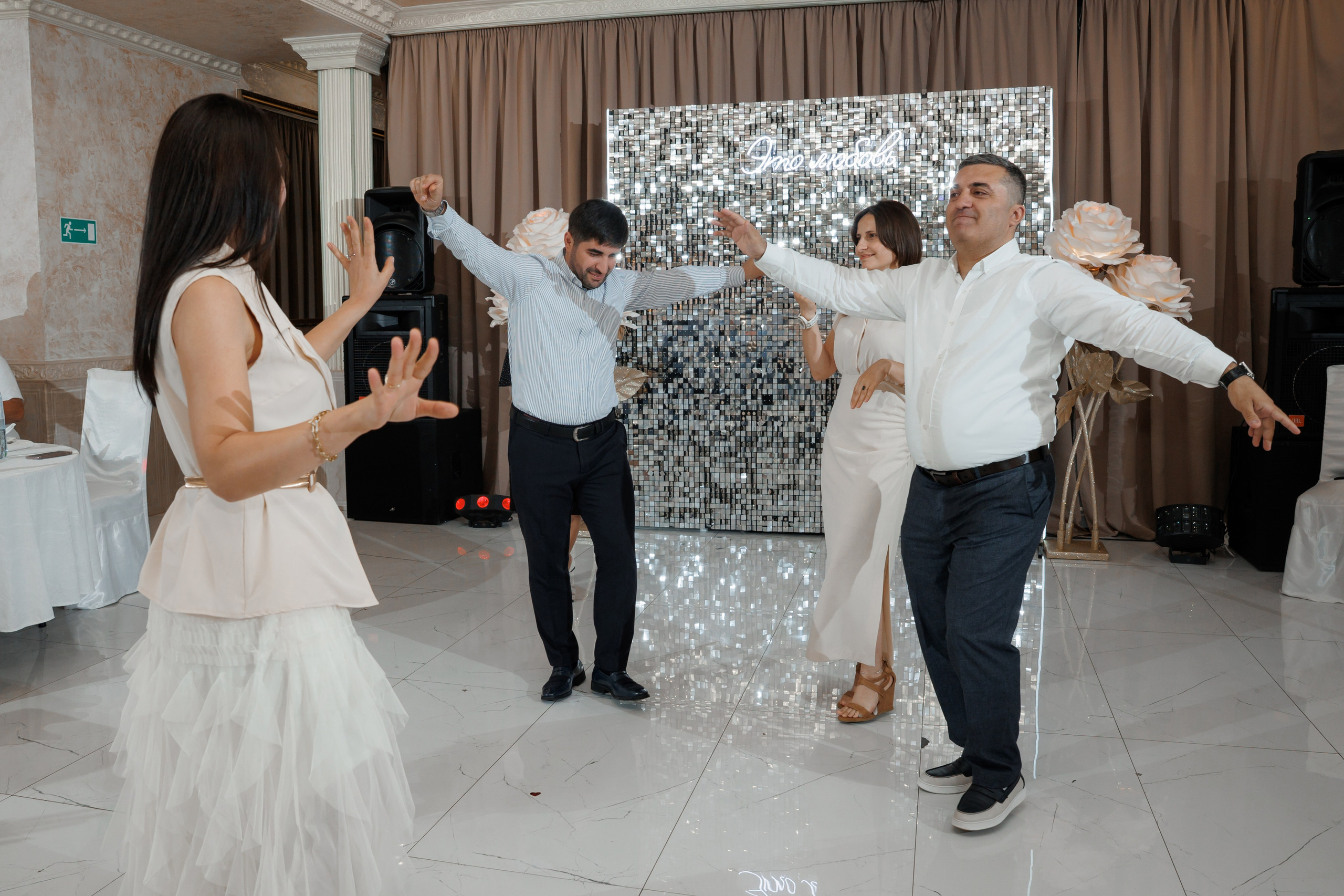 ЗАГС Бутово и Остафьево. Свадебный и репортажный фотограф (Москва, Королев и другие)