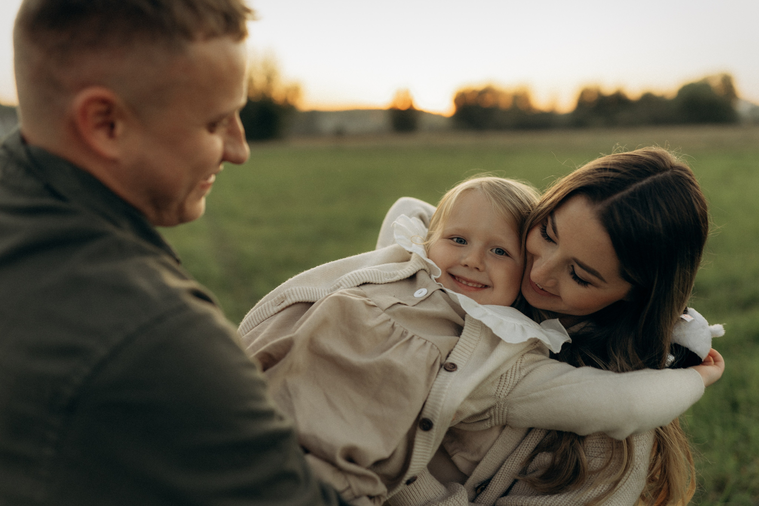 Летний вечер в поле. Семейный lifestyle фотограф в Москве Рената Рафикова