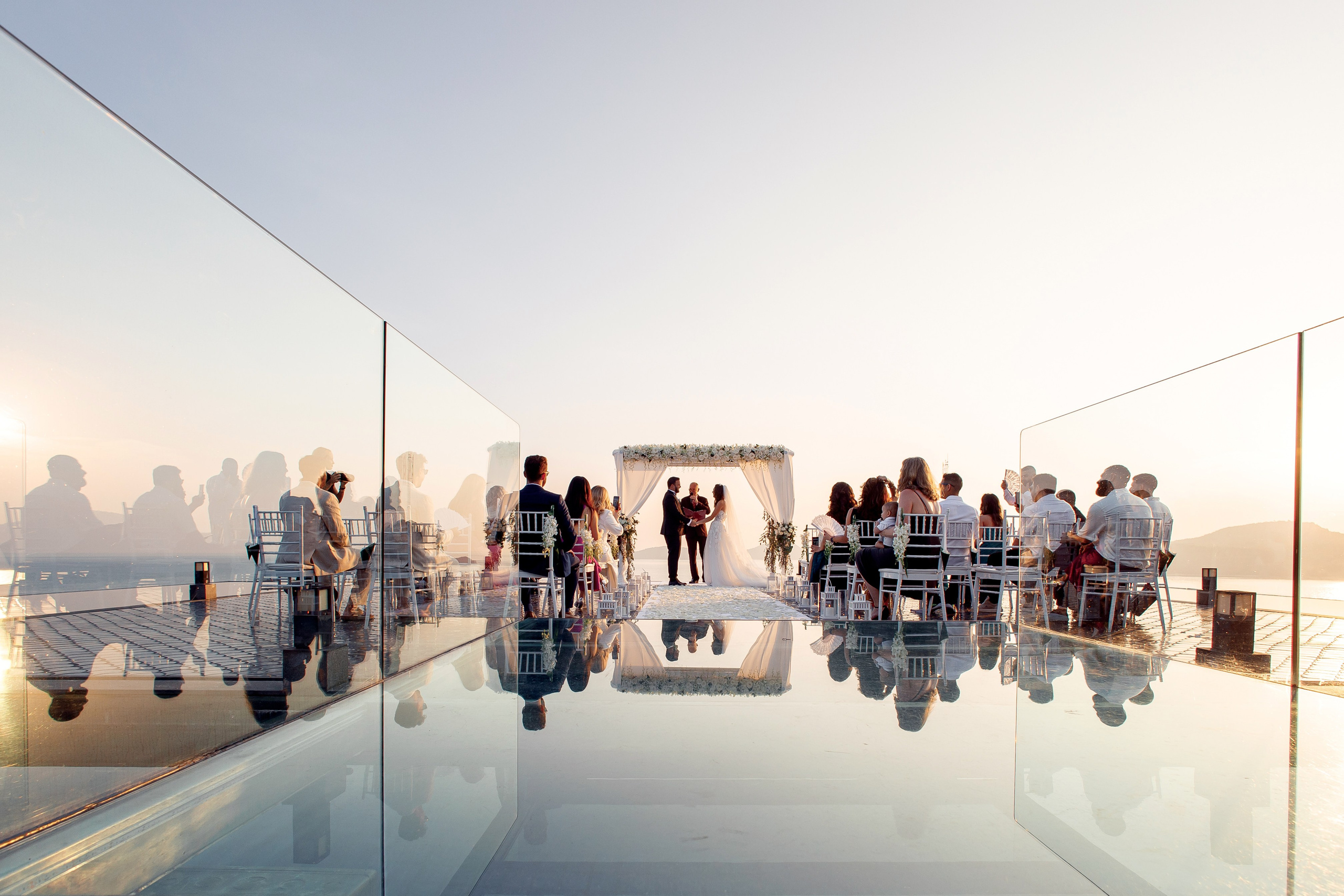 Свадьба с гостями на Пхукете. Фотограф на Пхукете в Таиланде