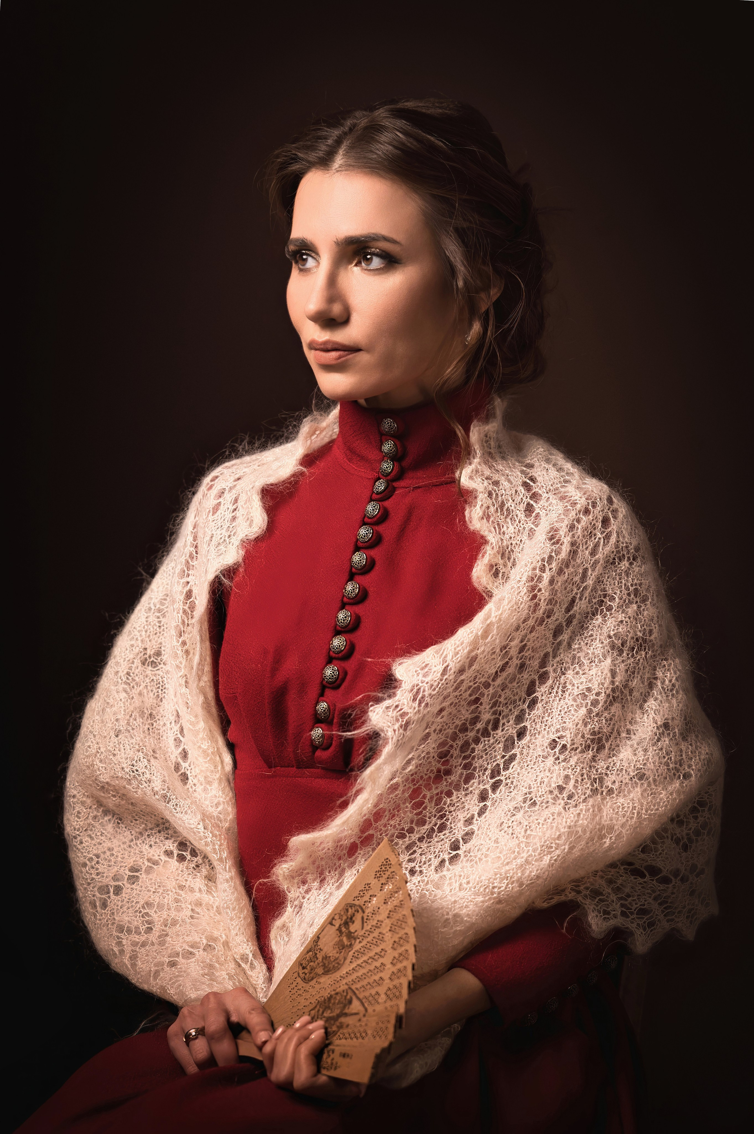 В шали. Фотограф Денис Кривопусков