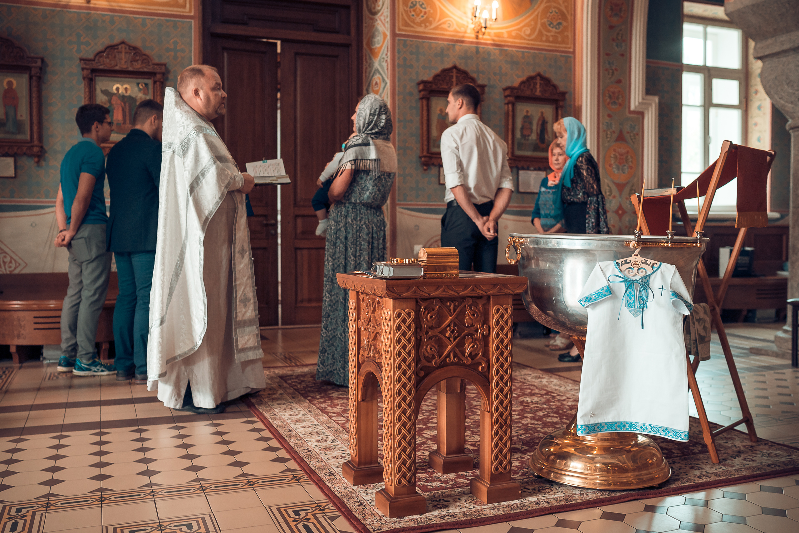 Крещение Даниила Храм Иоанна Предтечи. Фотограф на Крещение и Венчание в Красноярске Рамазанова Юлия