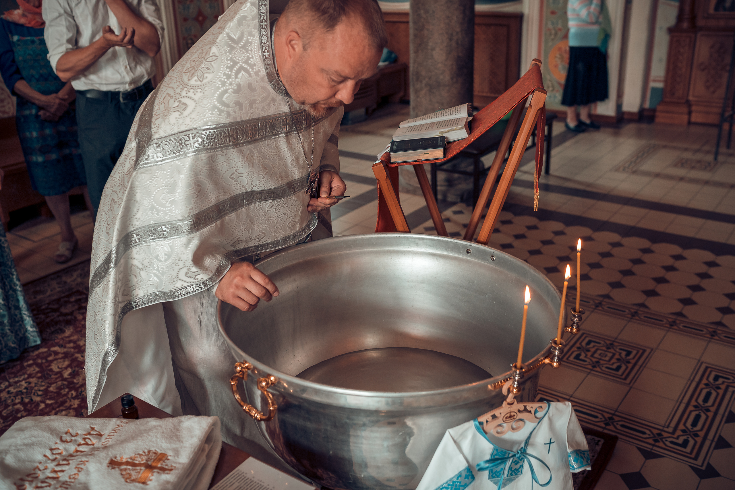 Крещение Даниила Храм Иоанна Предтечи. Фотограф на Крещение и Венчание в Красноярске Рамазанова Юлия
