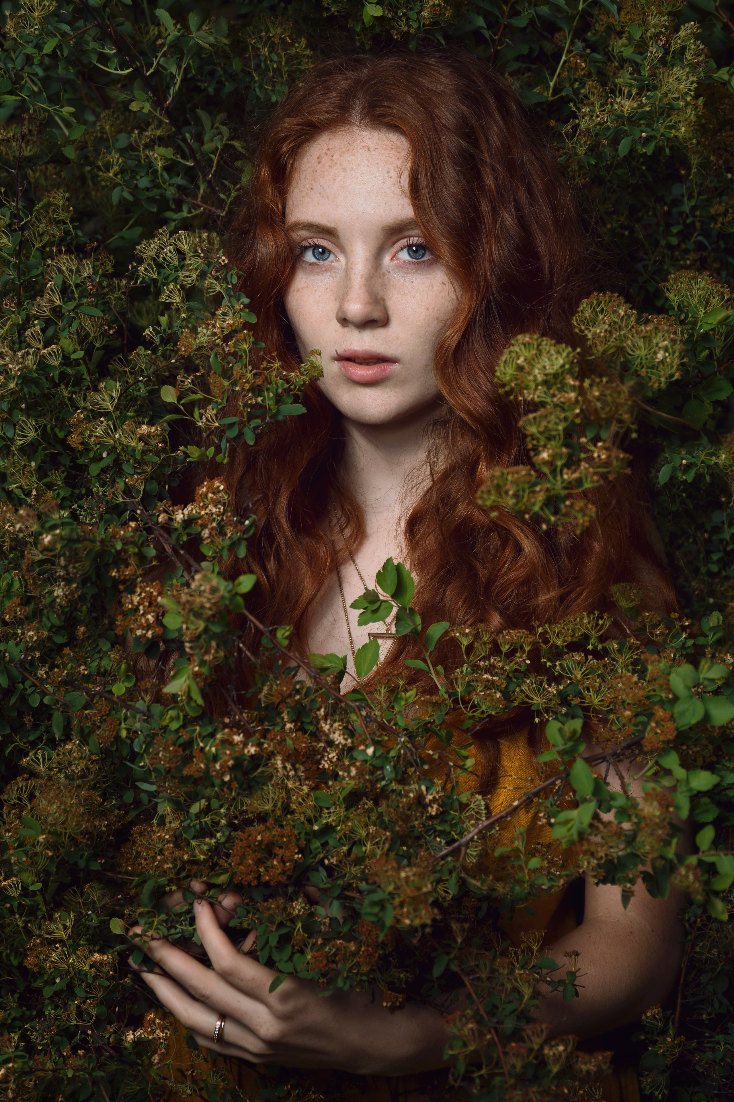 Крупный план лица с акцентом на эмоцию — fine art портрет в студии, Иван Кушаков