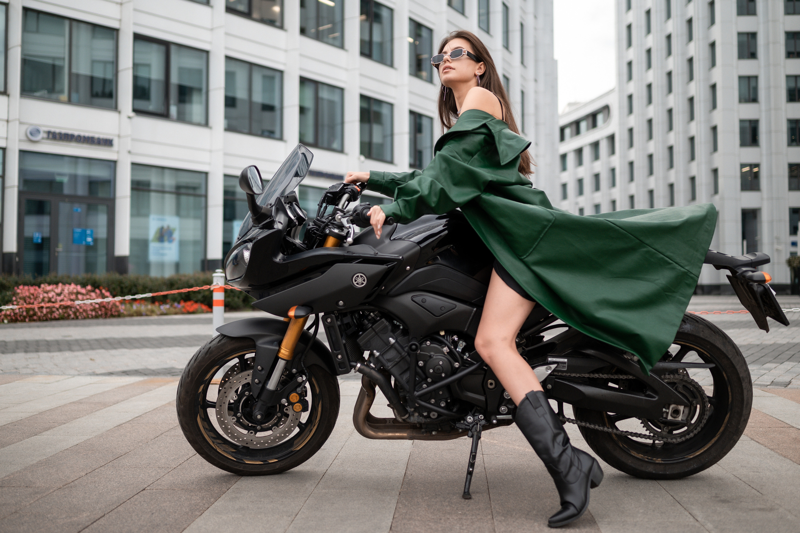 С мотоциклом