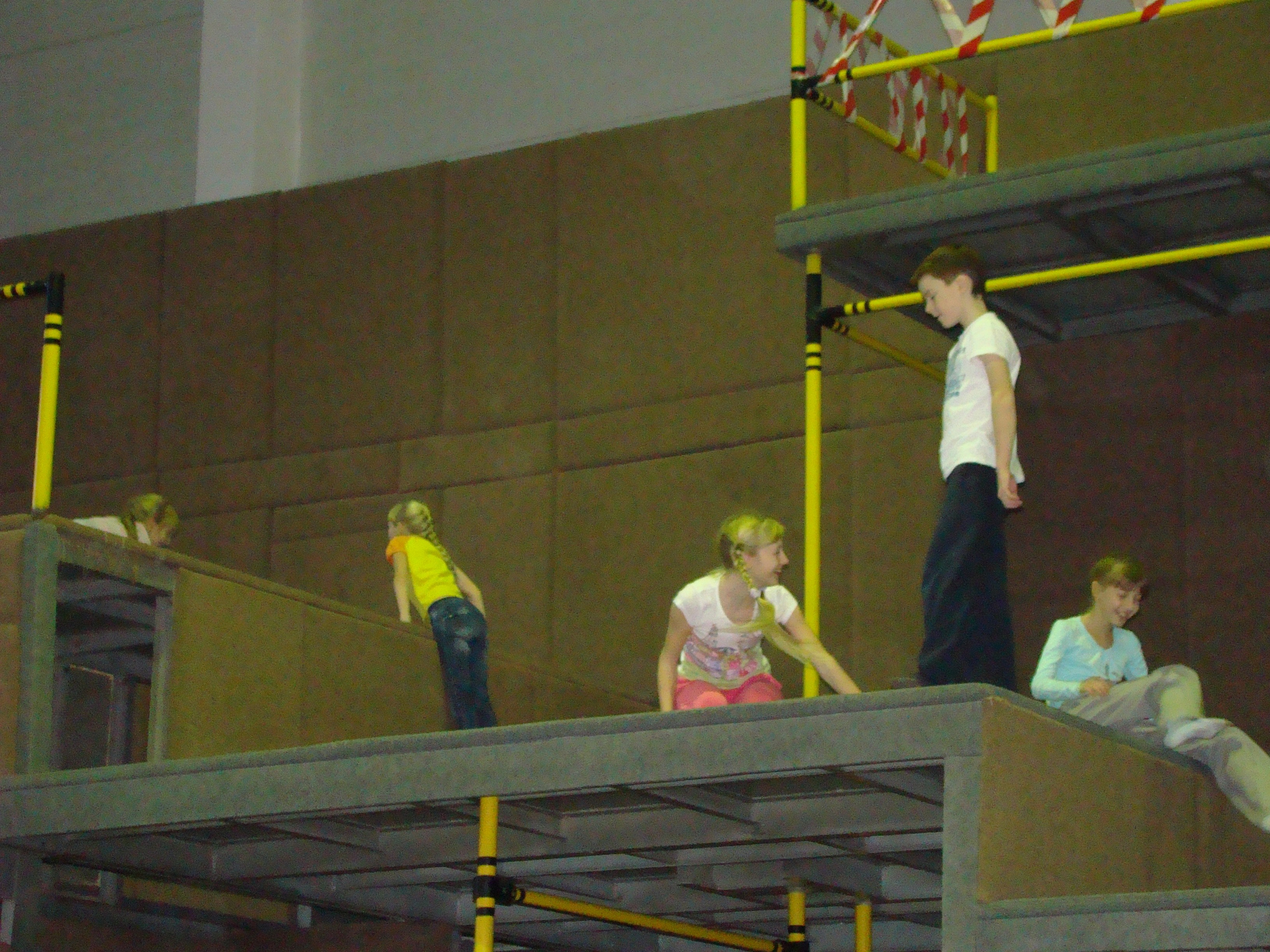 Катя ДР 12 лет Дома + Спортекс 04.12.2011. Семейный, Свадебный фотограф СПБ Питер— Романова Екатерина